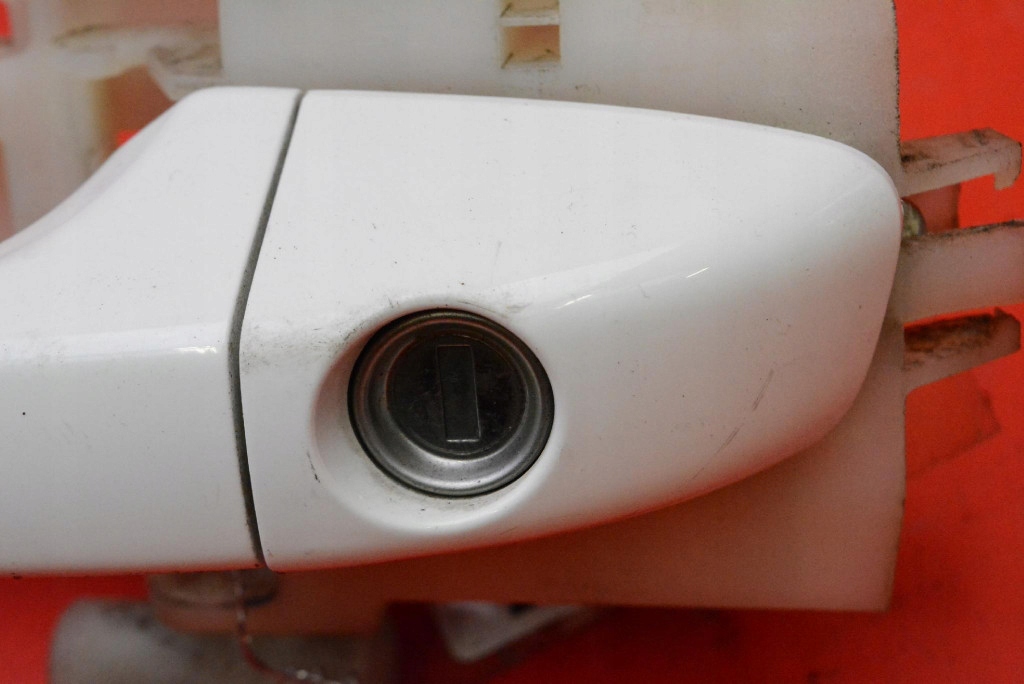 handle left front front WAA 72442-35010 SSANGYONG TIVOLI 1 and 16-21