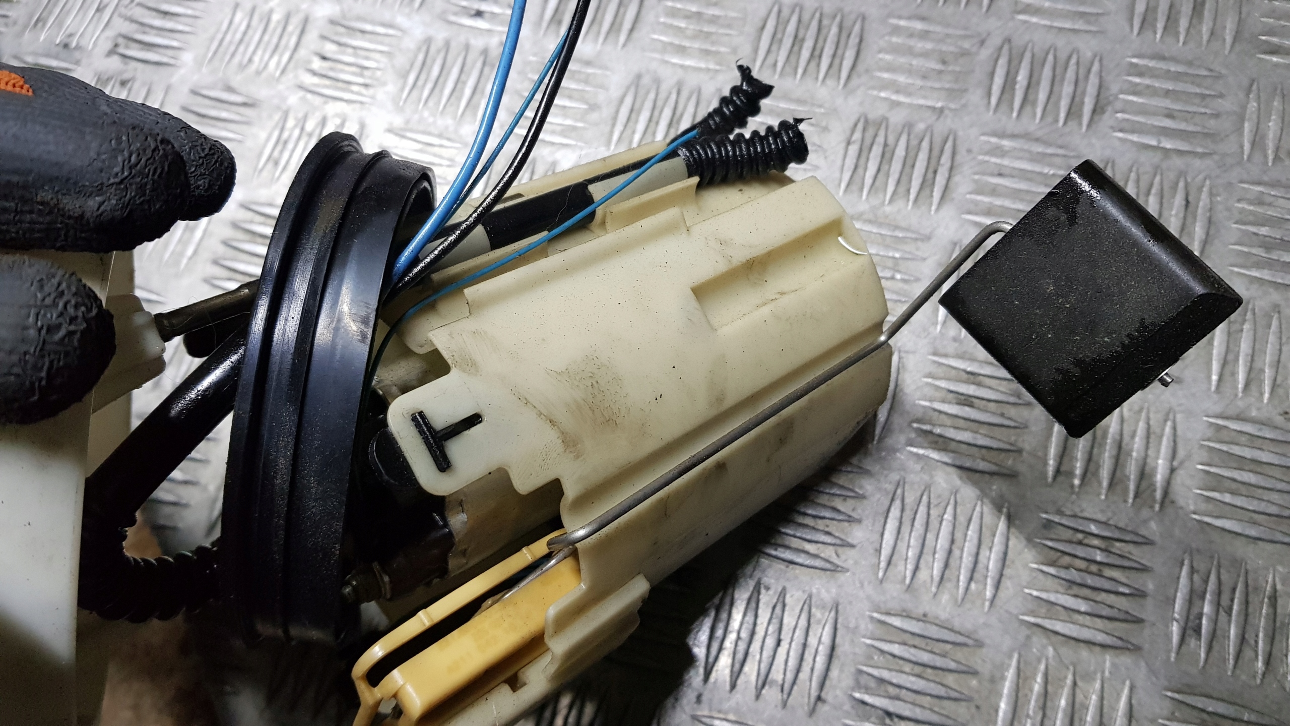 MERCEDES W203 2.2 feed pump float A2034703394