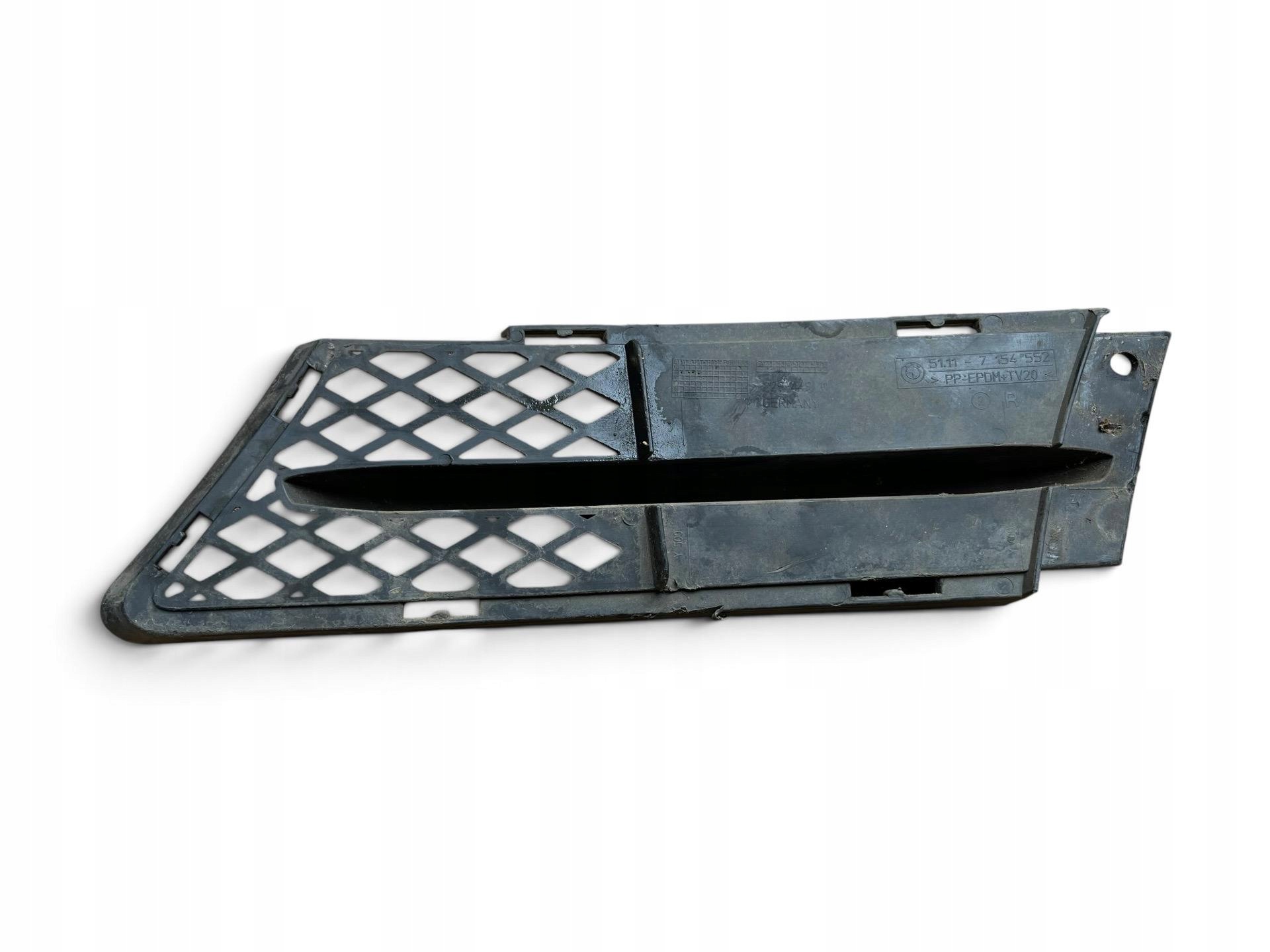 side grid of a bumper right side BMW 3 E90/E91 E90 2006 7154552