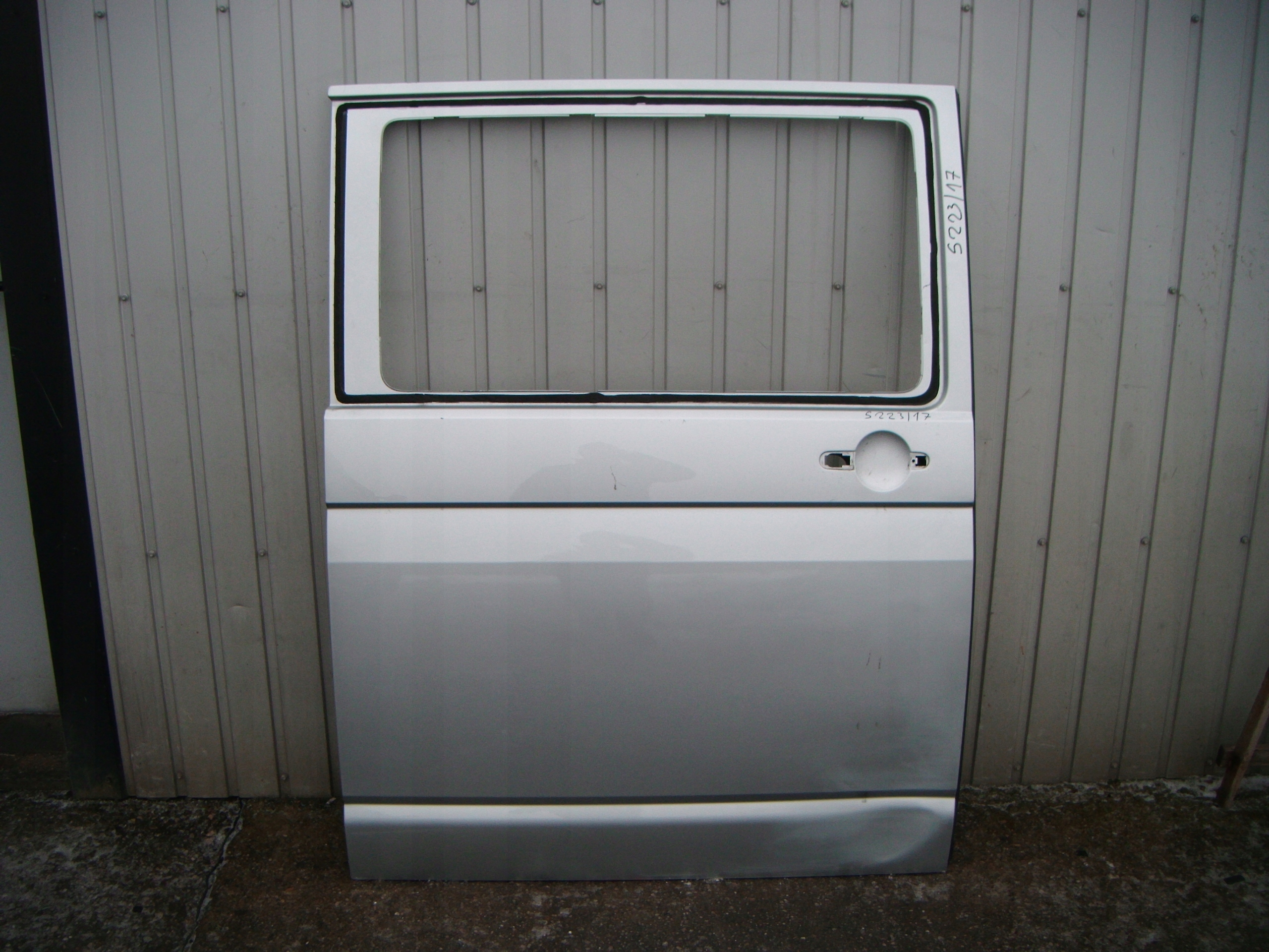 VW MULTIVAN T6 DRZWI PRZESUWNE PRAWE 843208