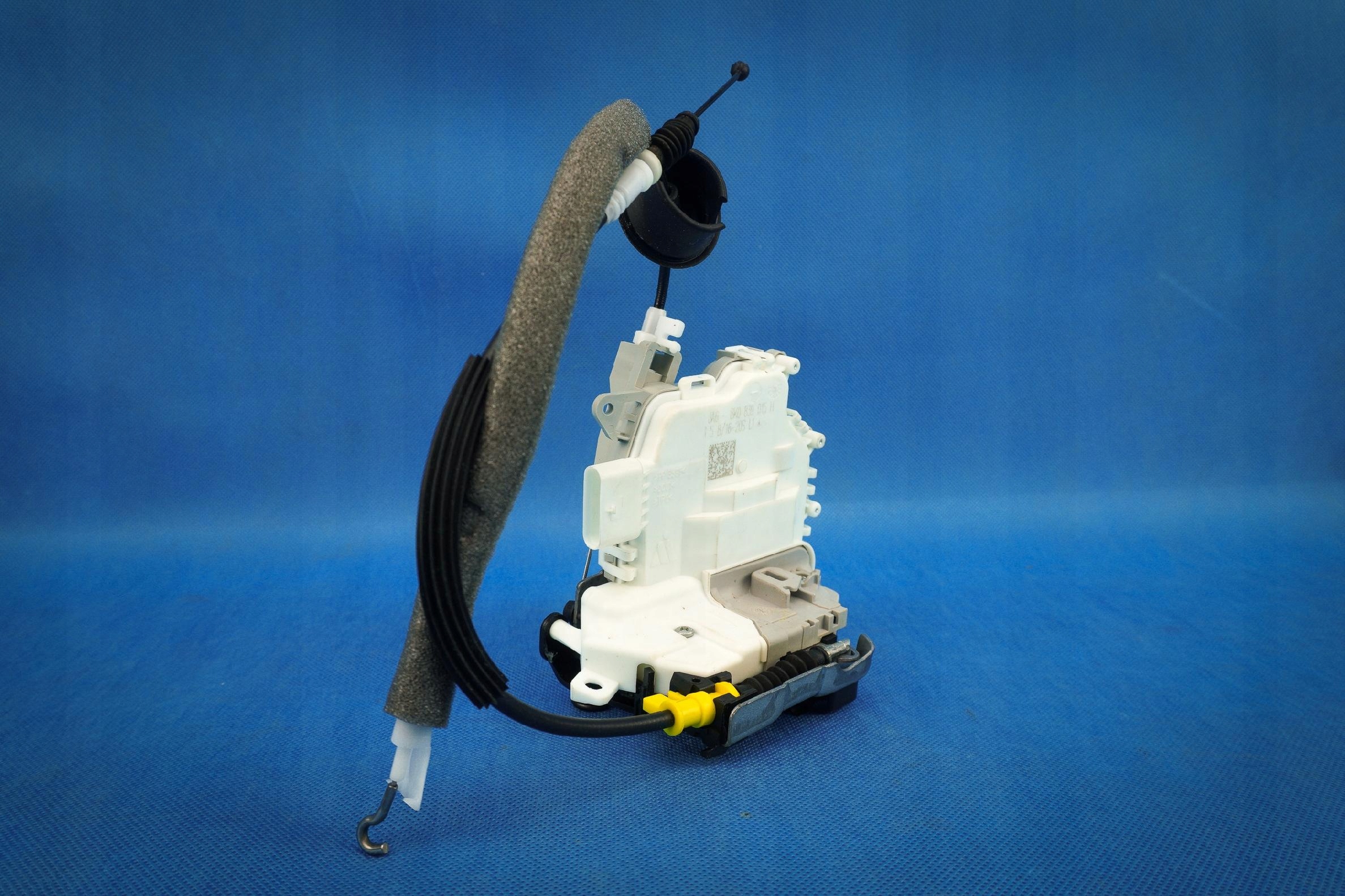 lock door left rear part Audi A3 8V A4 A5 8K0839015H