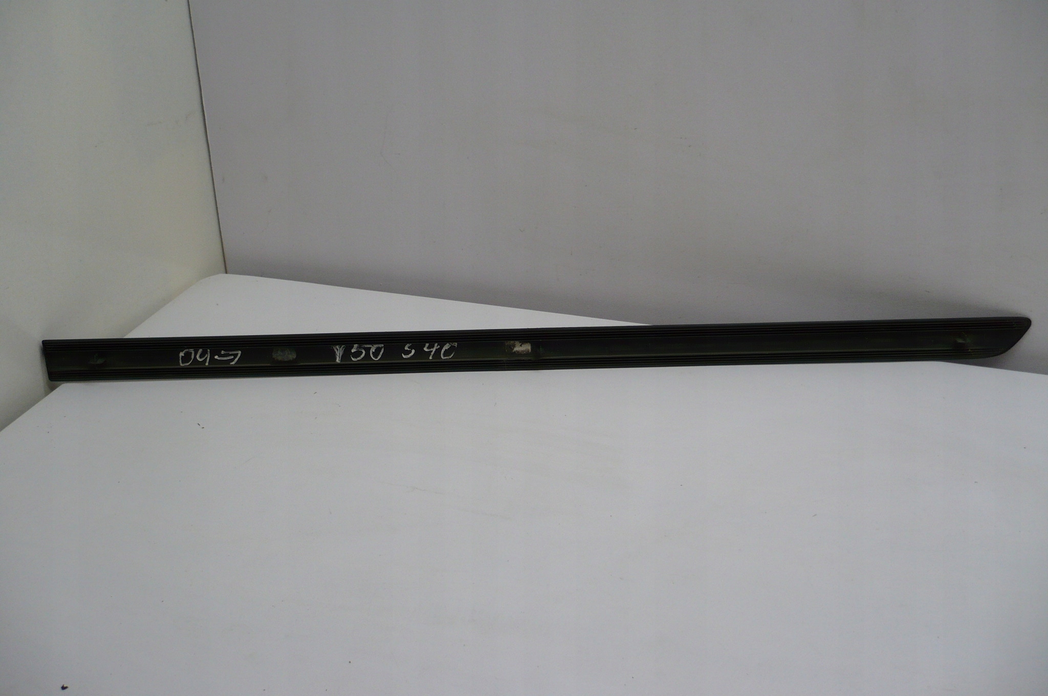 VOLVO S40 II V50 04-12 moulding door left front central