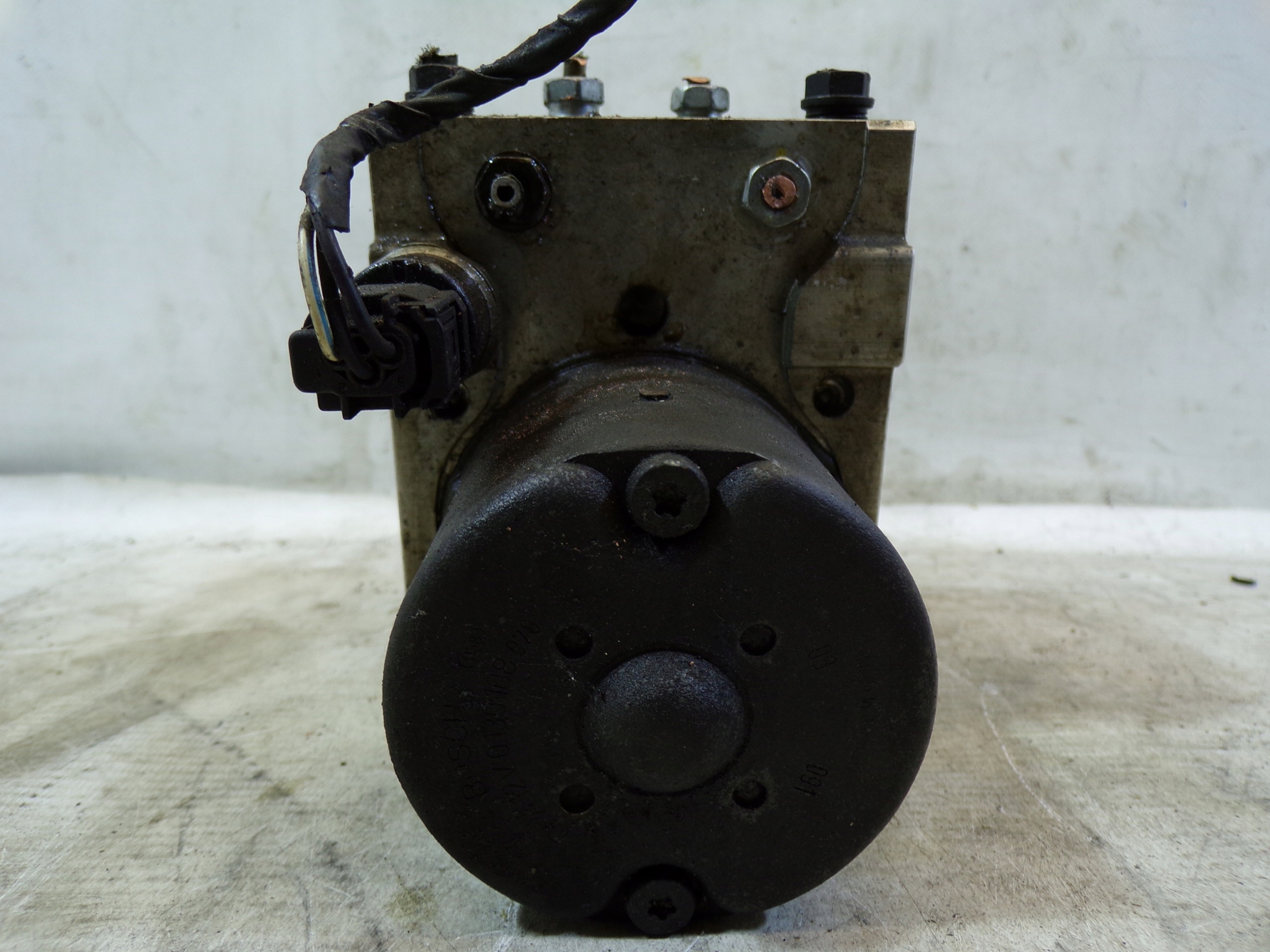 pump ABS BMW X5 E53 0265950004 (1)