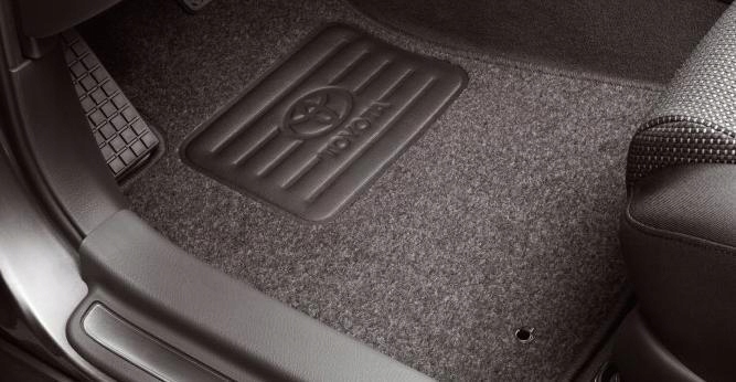 Toyota Avensis Originálne velúrové koberčeky komplet PZ410-T0356-HA Oe