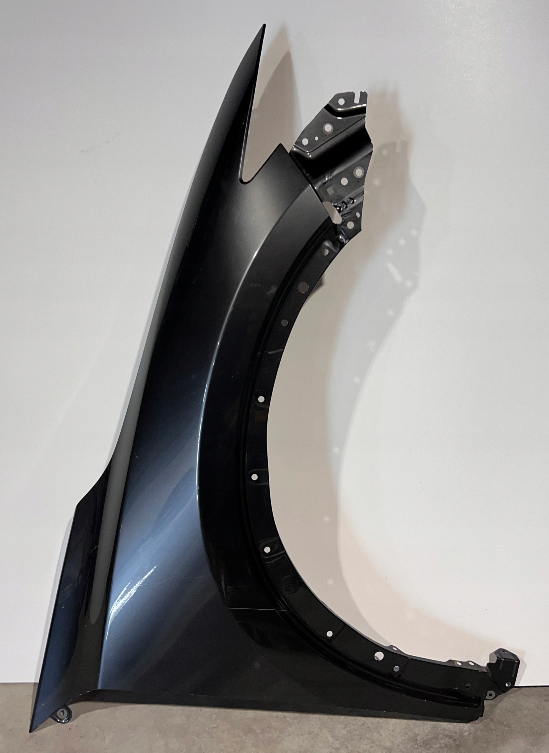 MAZDA CX-5 II КРИЛО ПРАВИЙ ПЕРЕД