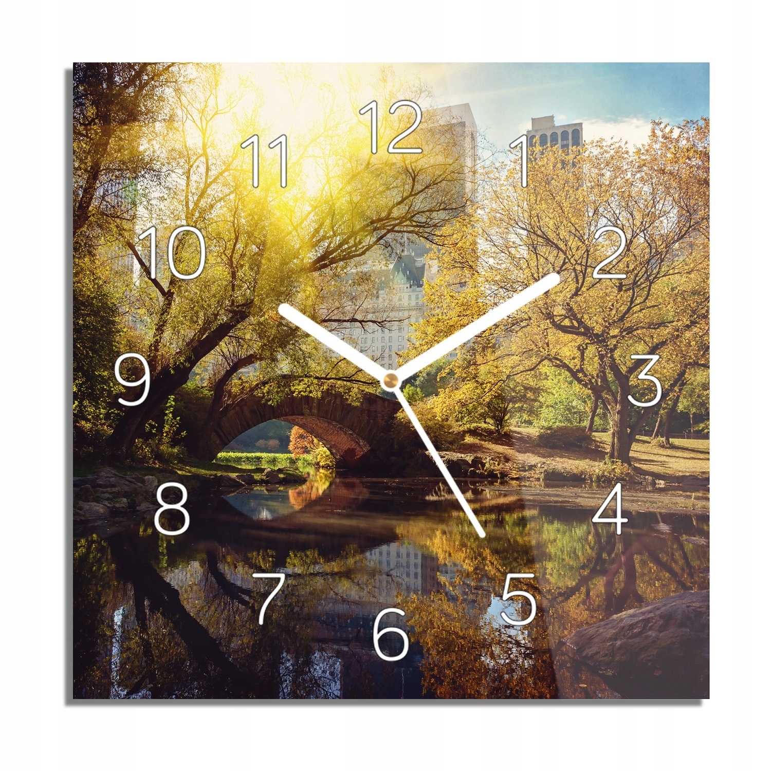 

Central park most zegar szklany na ścianę 30x30