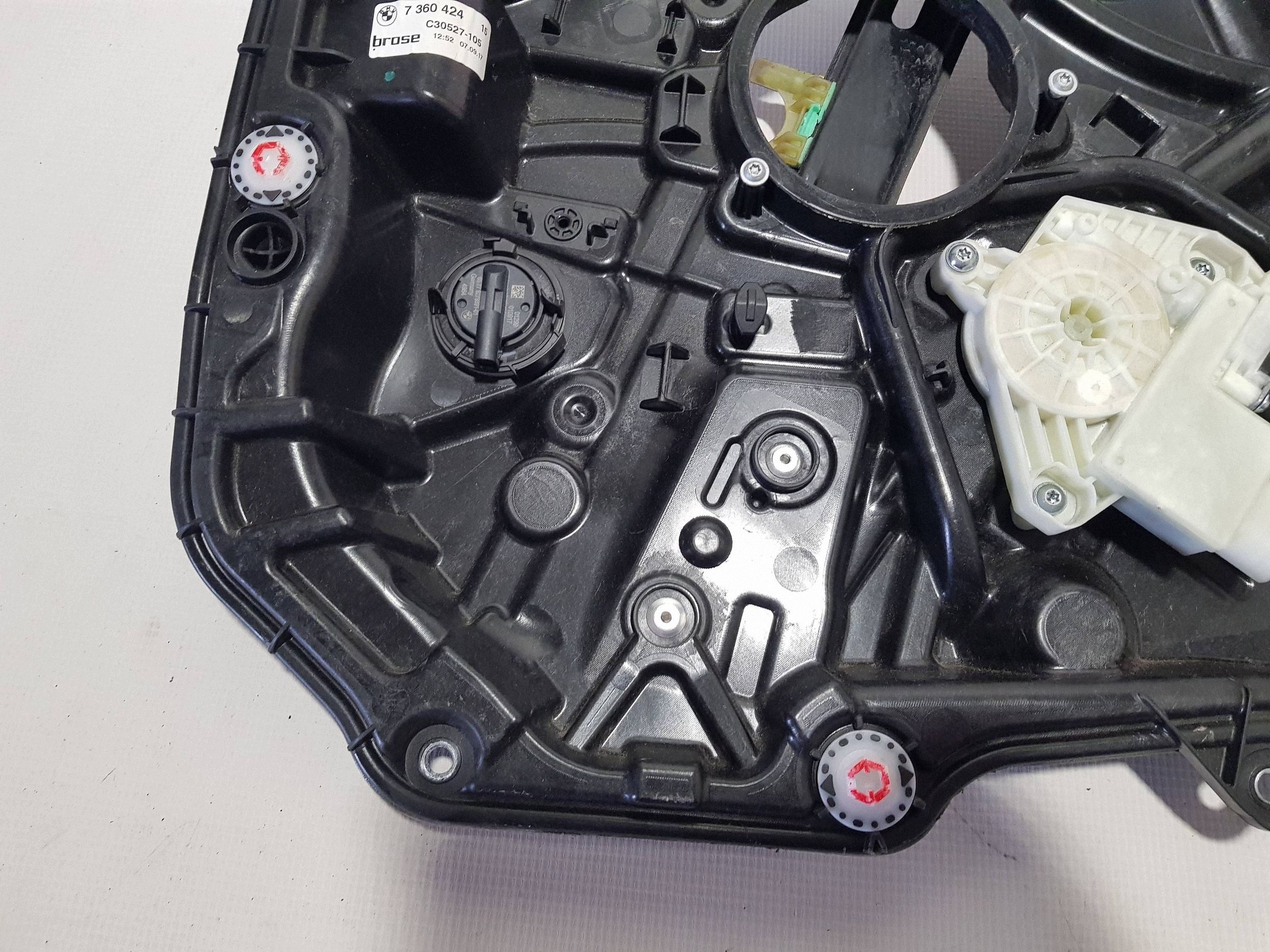 mechanism window regulator right front BMW G30 G31 7360424