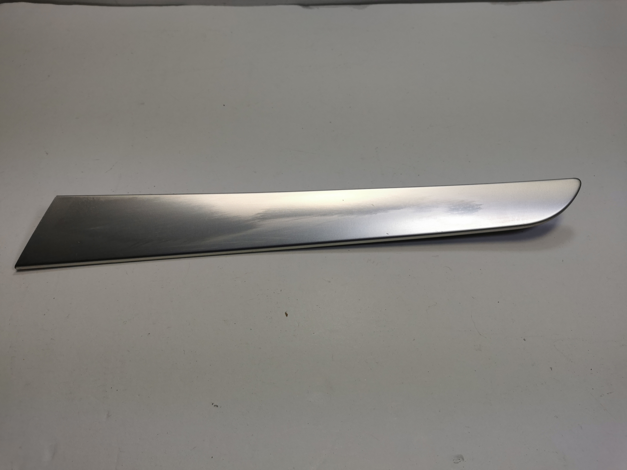 A6 C6 LISTWA DEKOR TAPICERKI PRAWY TYŁ 4F0867420