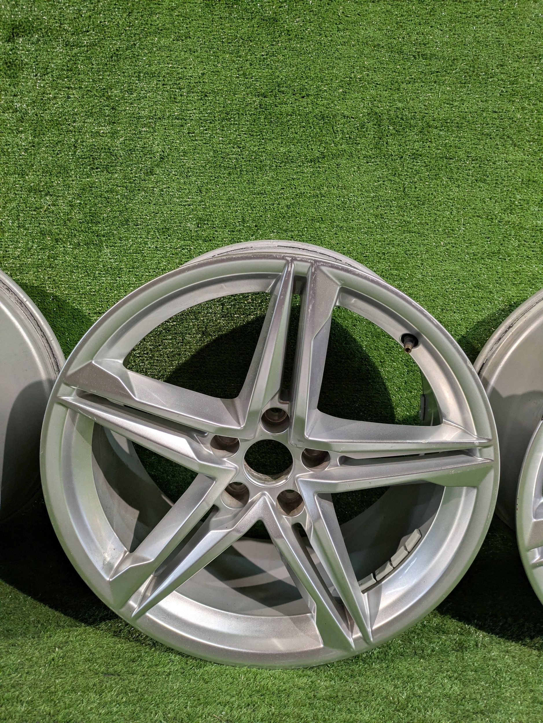 disk hliníkový disk AUDI A4 S4 B9 18" 8.5J ET29 KOMPLET NR.F159