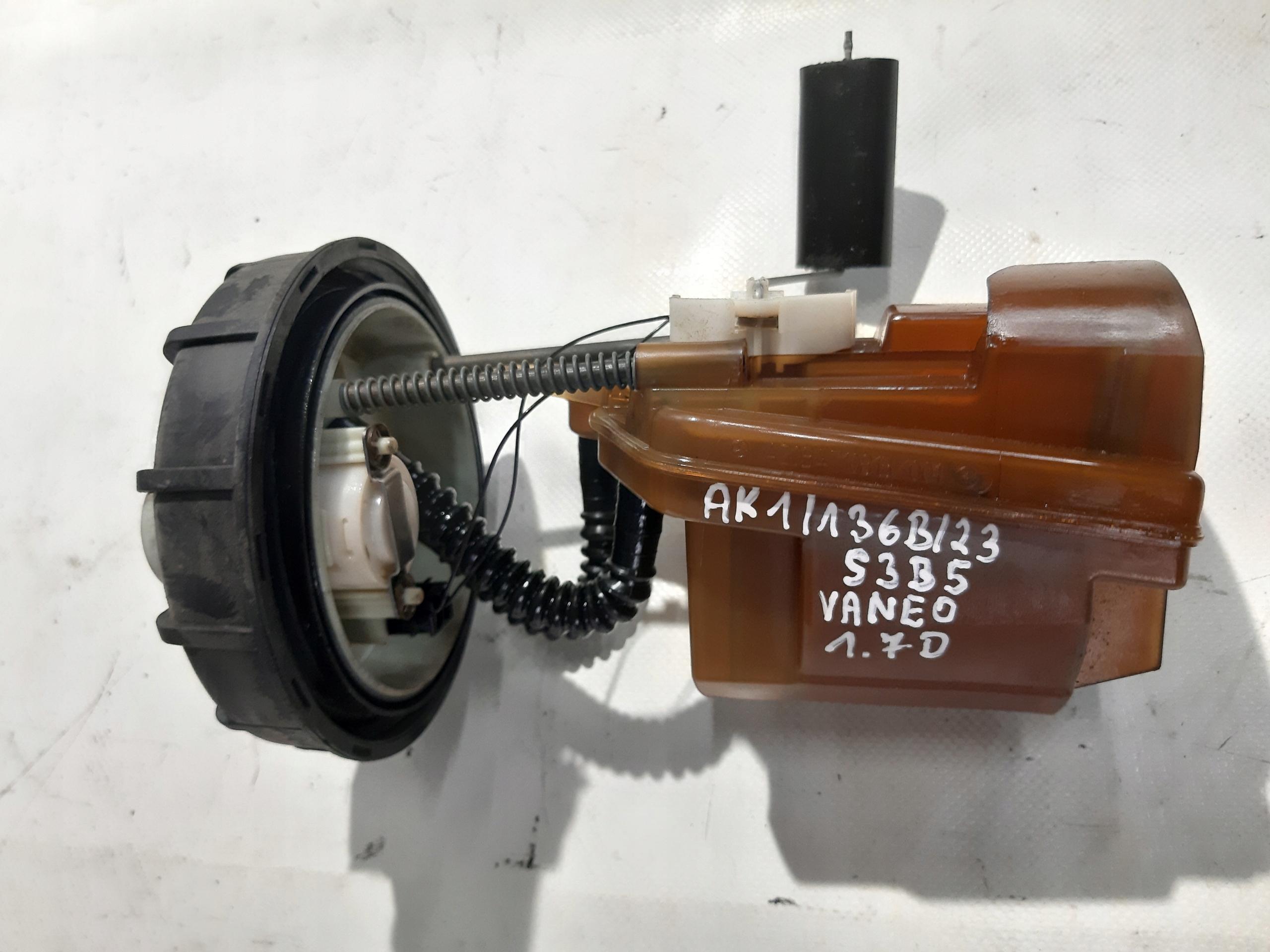 pumpa goriva MERCEDES VANEO W414 1.7D