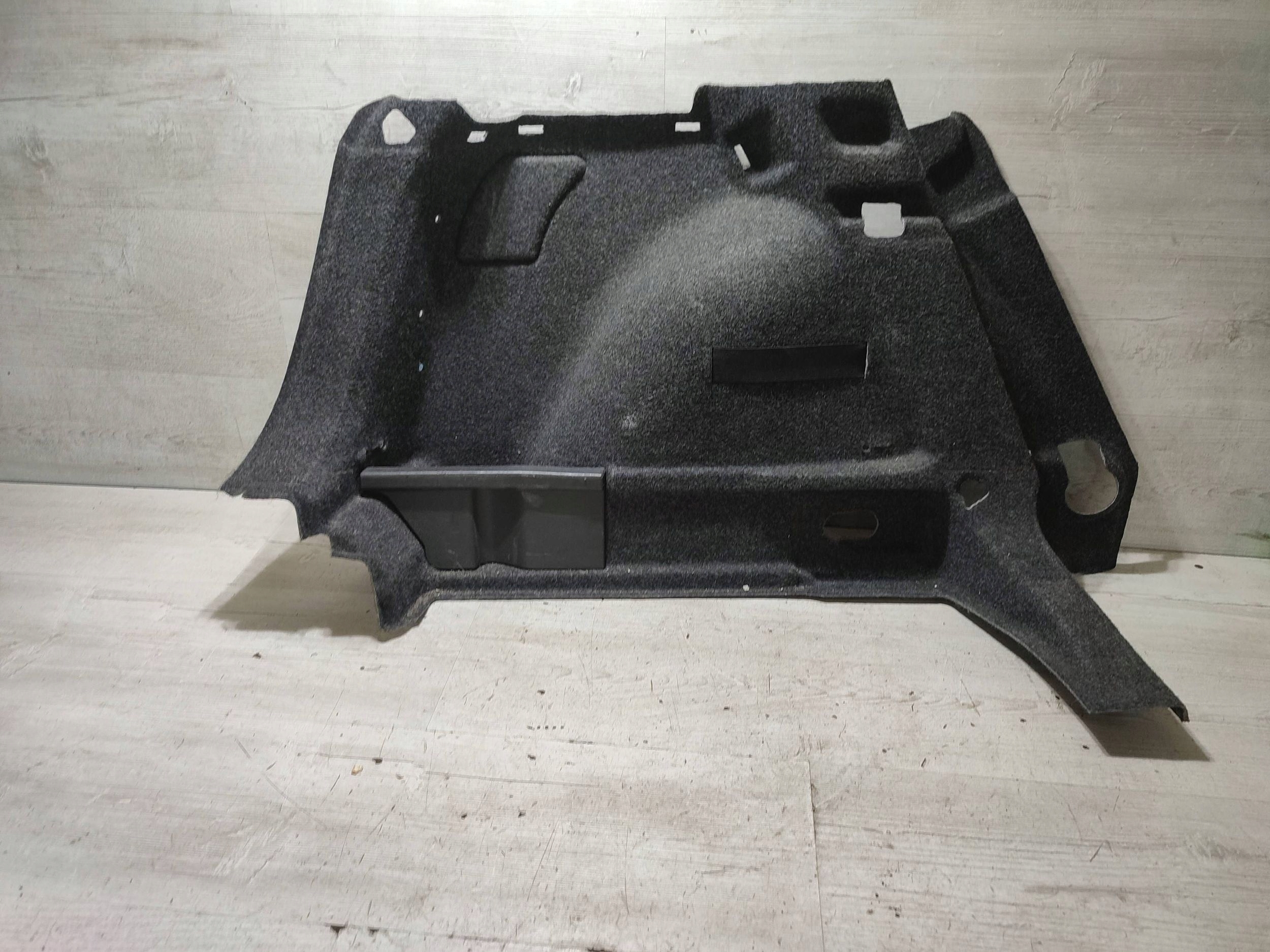 Seat Arona 2019 rear part side left side / upholstery side boot