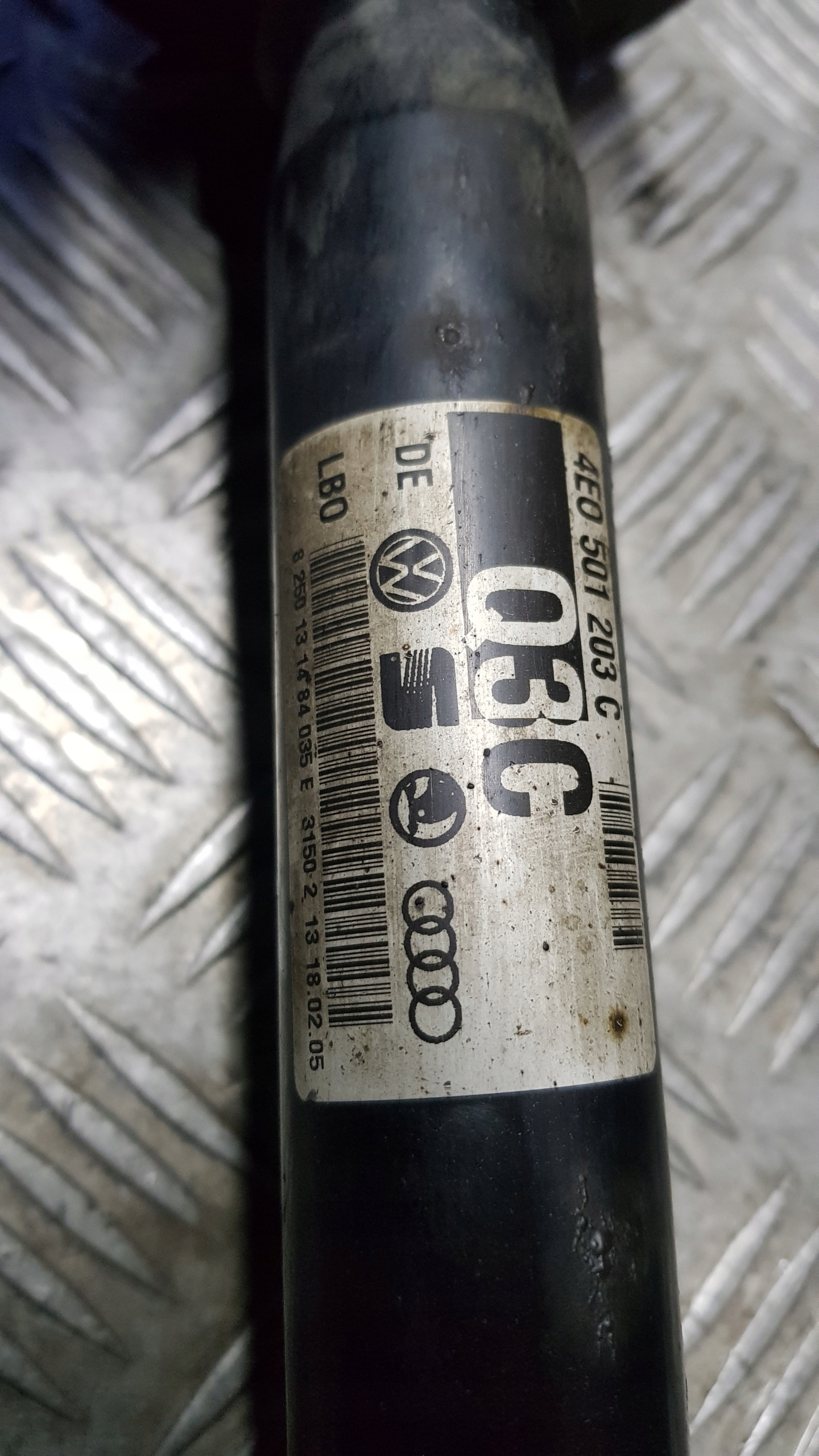 AUDI A8 D3 3.0 TDI semi-axis NAPEDOWA left right rear part