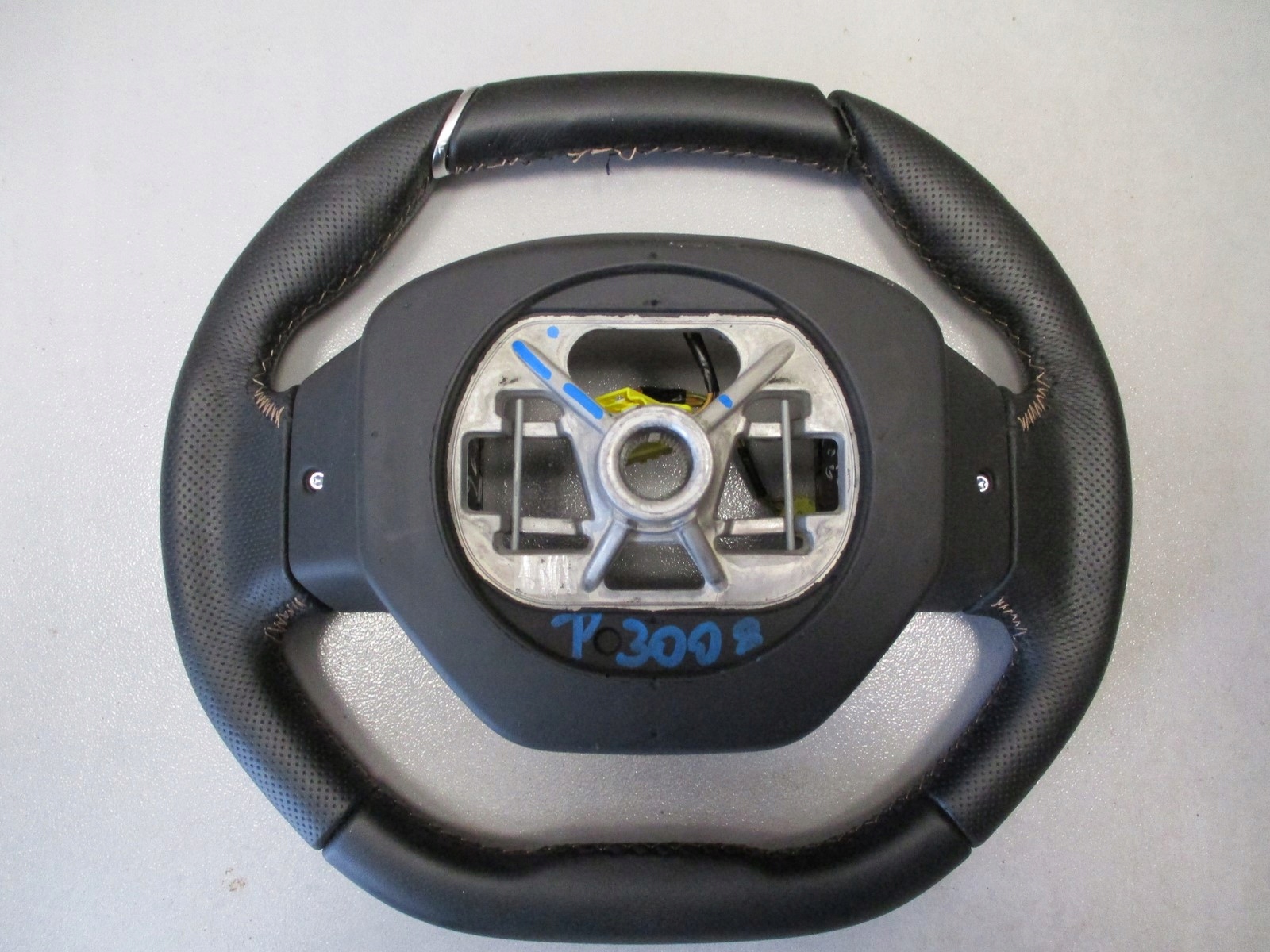 キラ Kierownica Peugeot 3008 GT-LINE SKÓRA USZKODZONA za 149.00