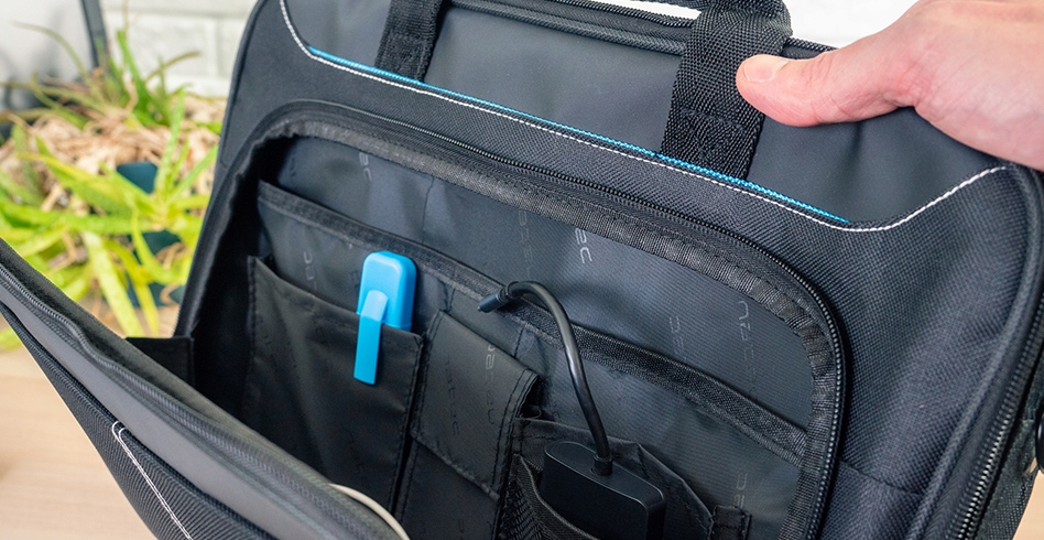 TORBA NA LAPTOPA 17 CALI i 17.3 PASEK NA RAMIĘ MIEJSCE NA ZASILACZ i MYSZ Kolor Czarny