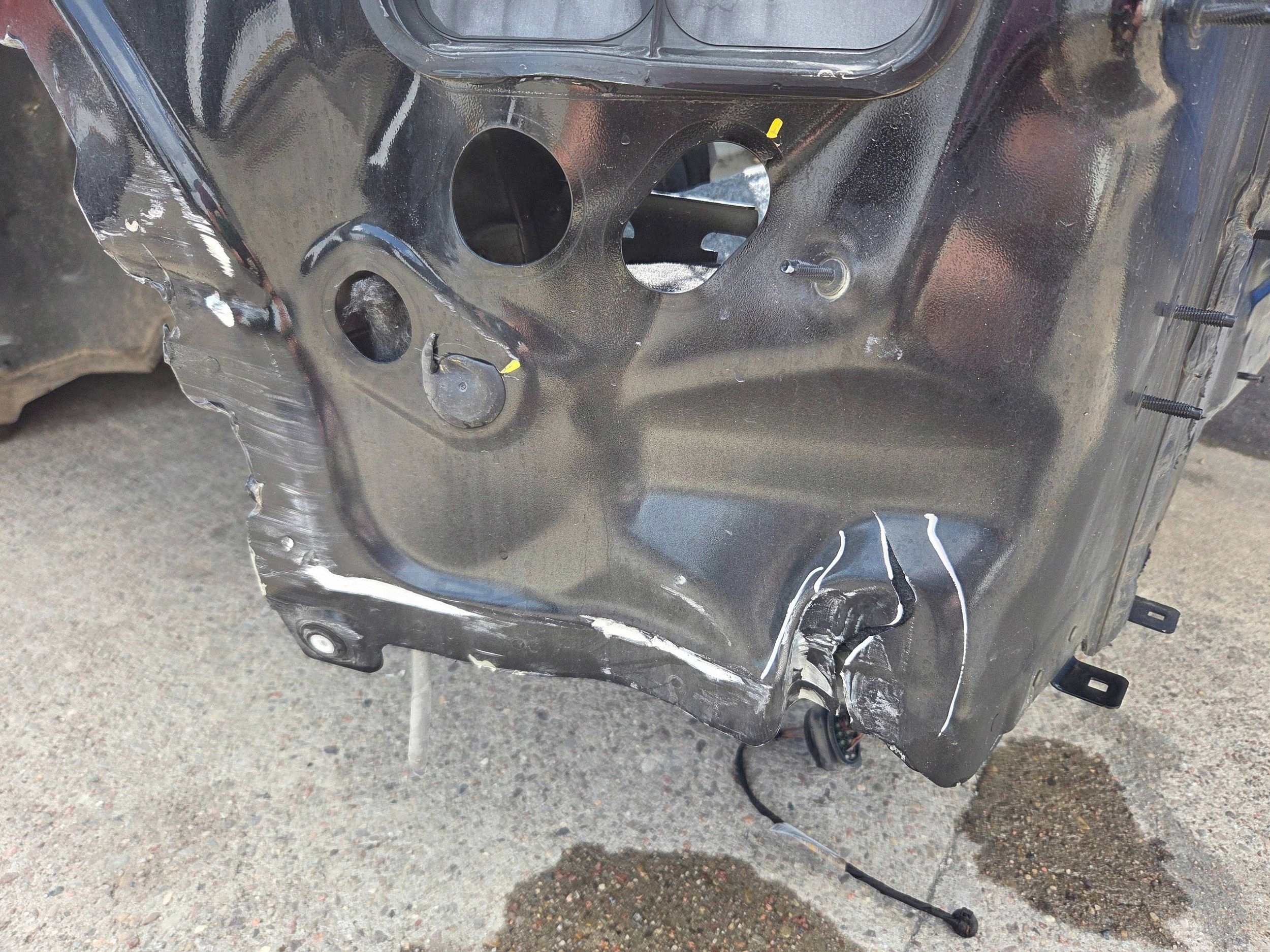 Porsche Cayenne 9Y0 2020r quarter rear left
