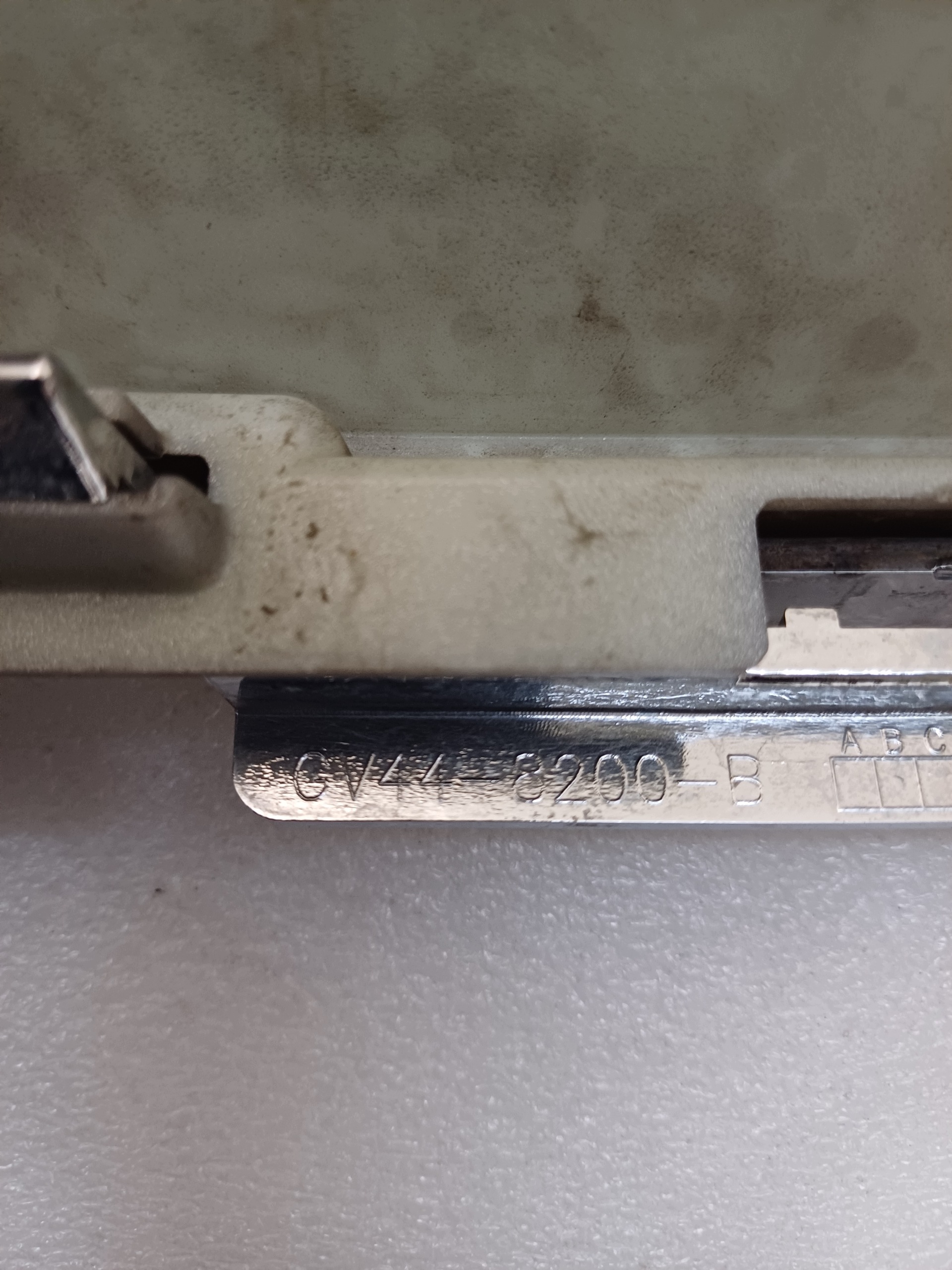 Grill FORD KUGA II GV448200B
