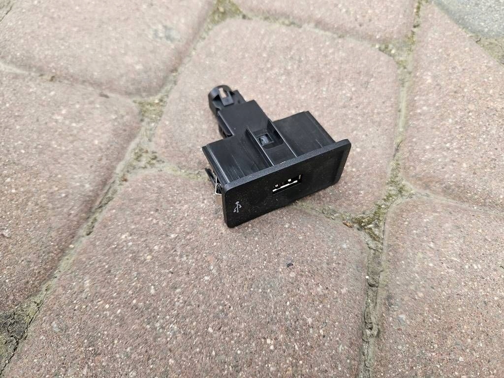 adapter USB Volkswagen Golf 7 VII 5Q0035726J