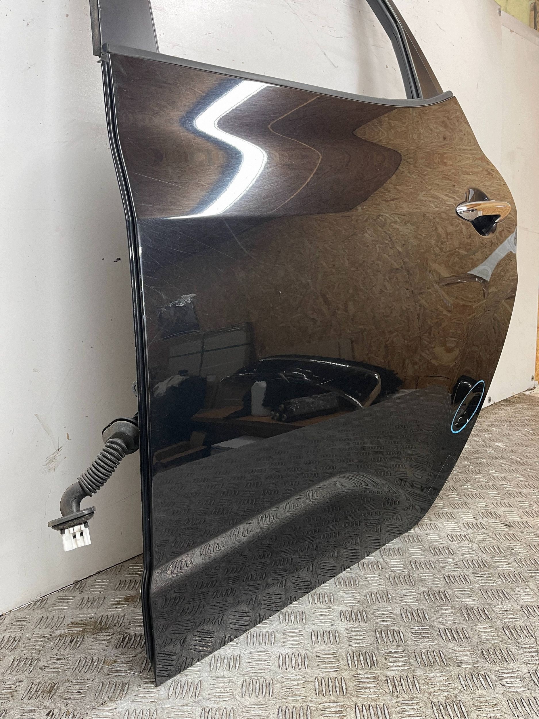 door rear part rear. left left KIA VENGA 09