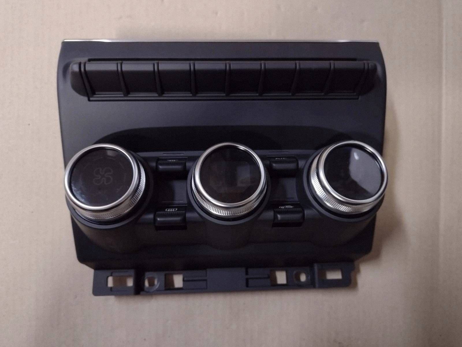 Unite commande clima Lumières de secours Renault Captur 283E87947R 275100936R