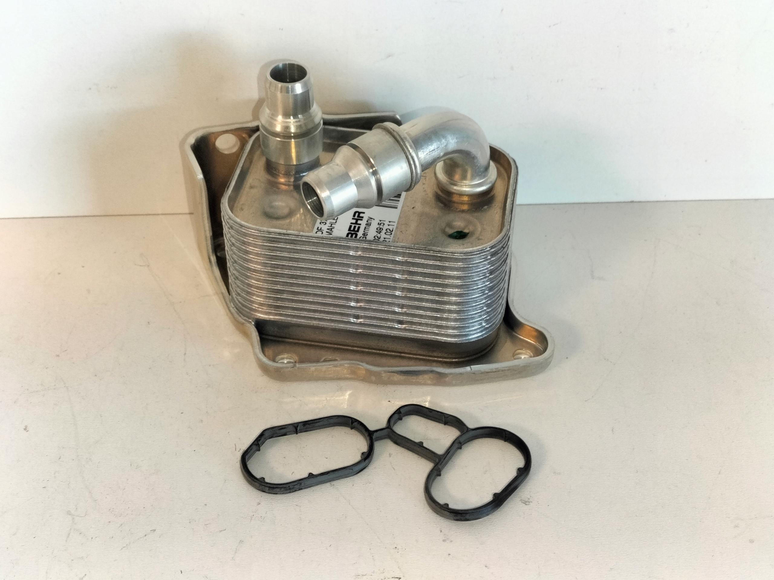Kühler oil BMW 1 E81 E87 04- BMW 3 E46 01- E90 E91 E92 E93 04