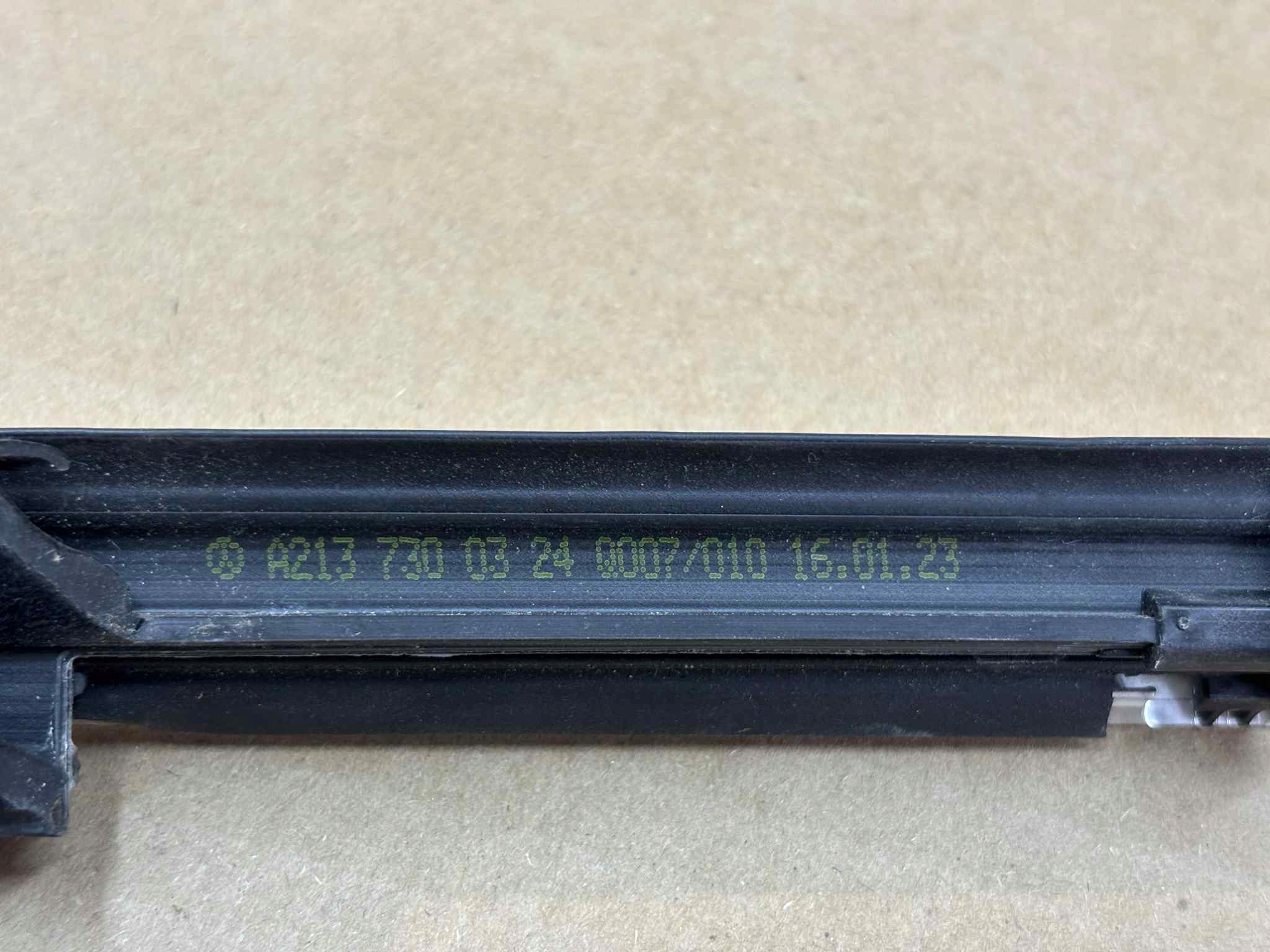 moulding dust left rear part MERCEDES E KLASA W213 A2137300324
