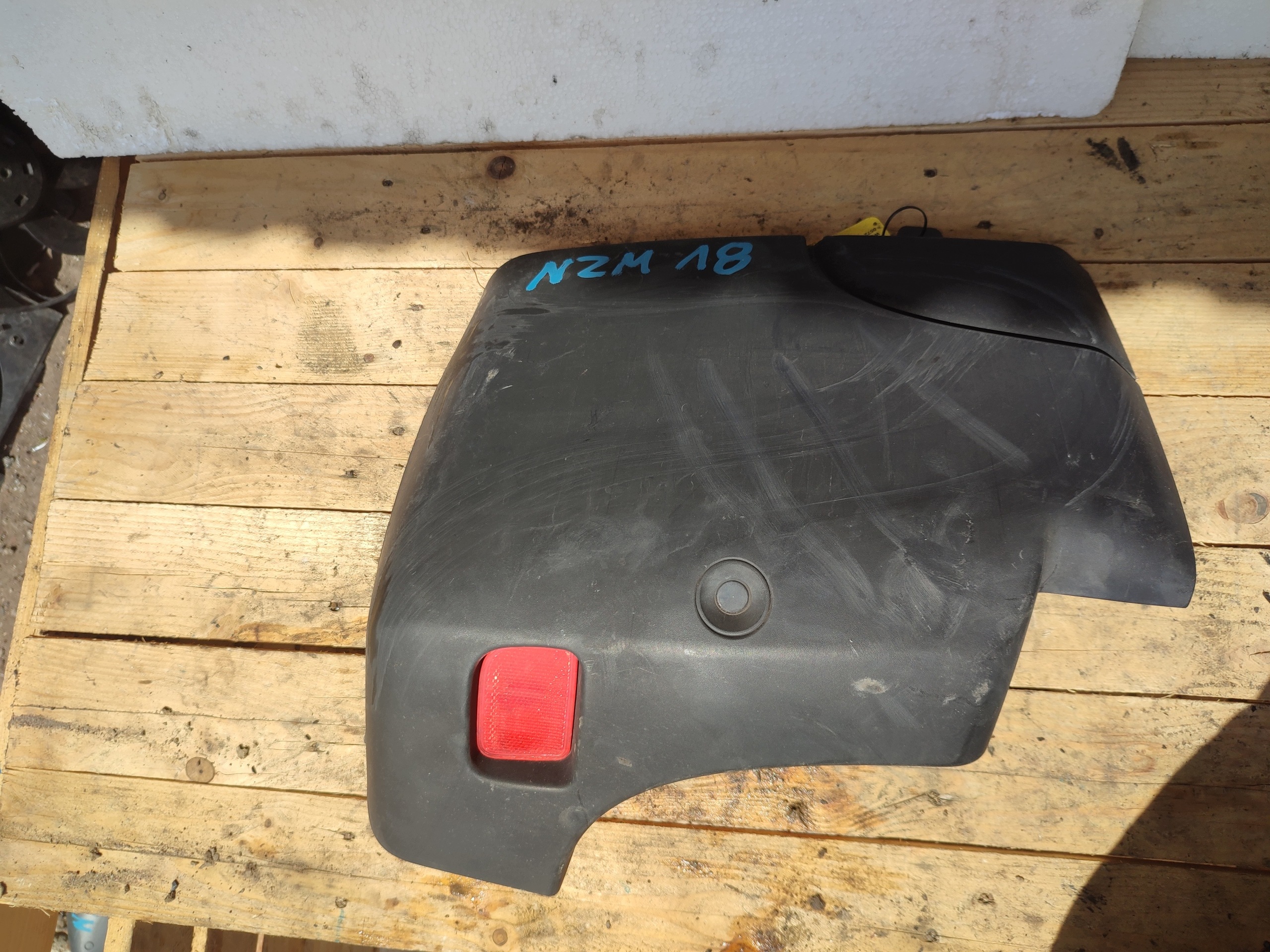 corner of a bumper left rear part rear left Renault Master III PDC