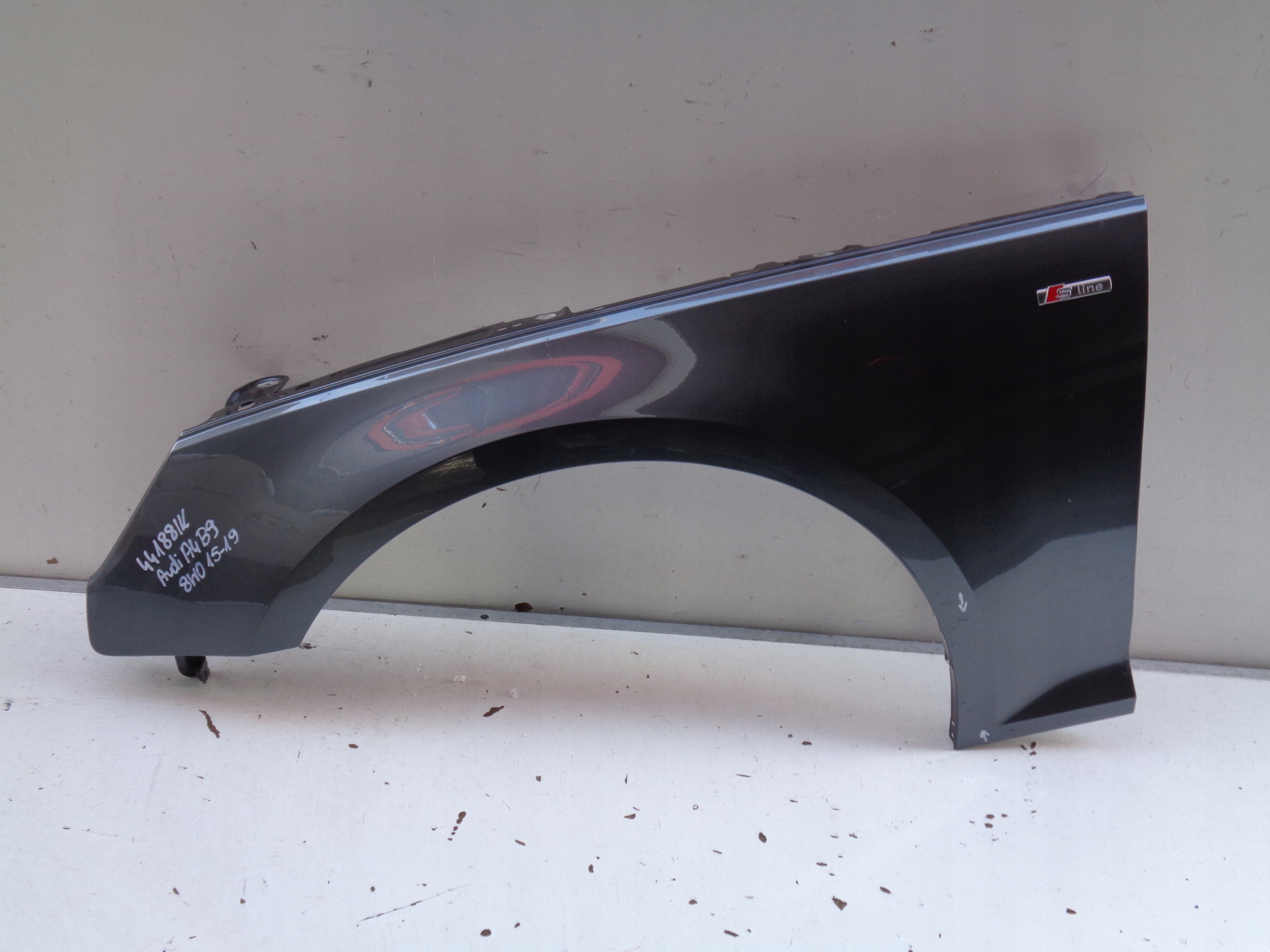 BŁOTNIK LEWY PRZEDNI AUDI A4 B9 8W 8W0 15-19 NR 44188