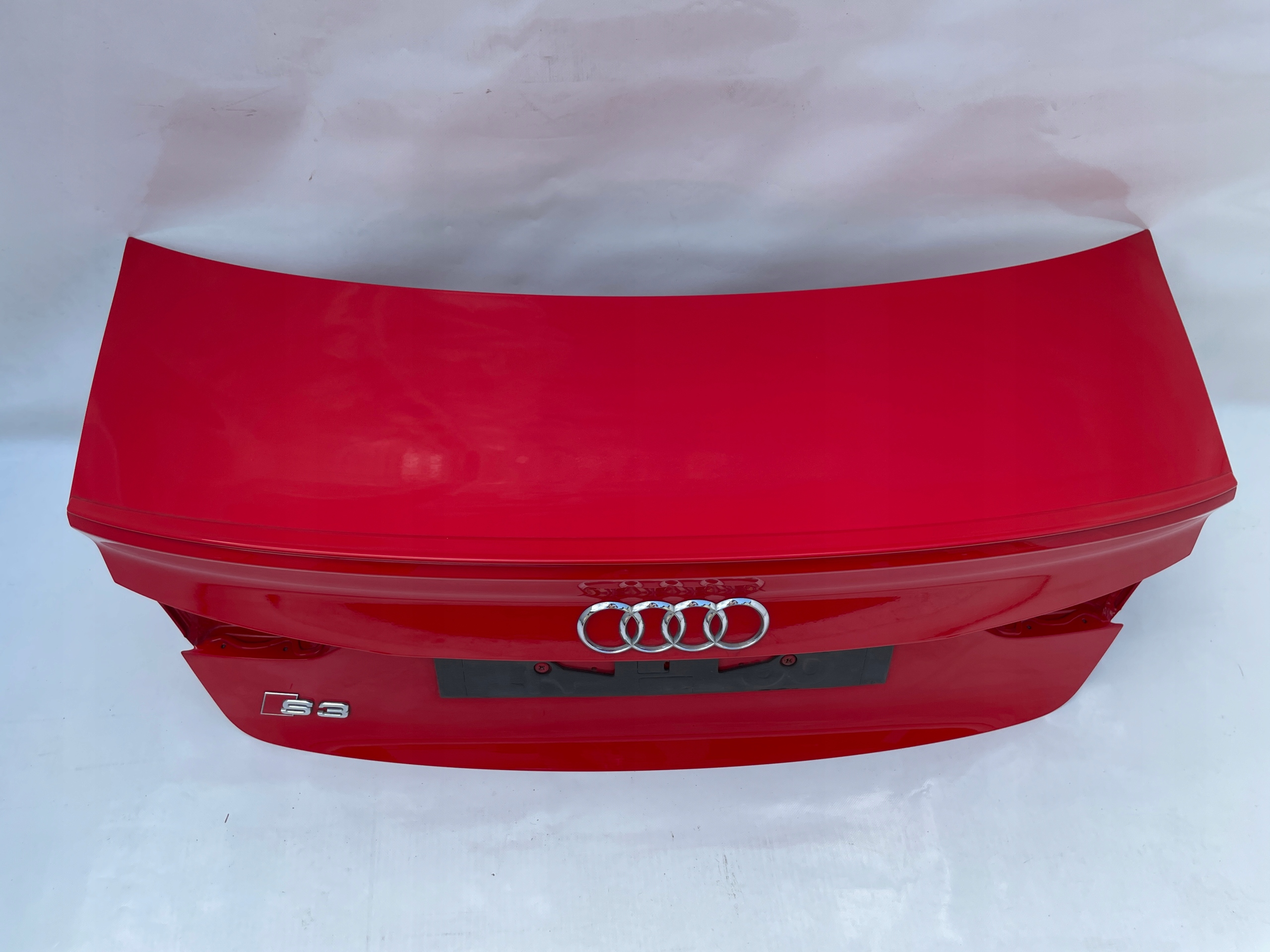 Klapa bagażnika spojler AUDI A3 S3 8V Sedan 8V5827933B 8V5827025 Typ samochodu Samochody osobowe