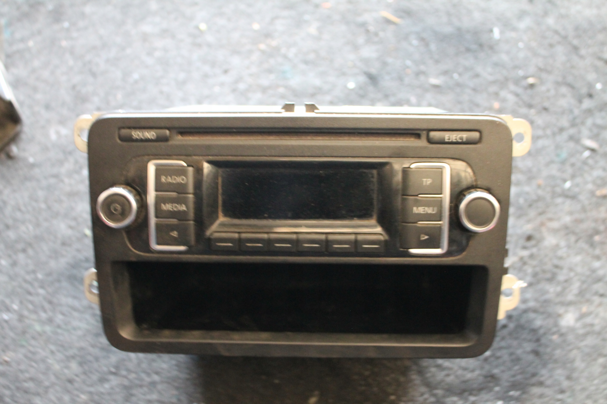 VW TRANSPORTER T5 RADIOODTWARZACZE 7E0035156B