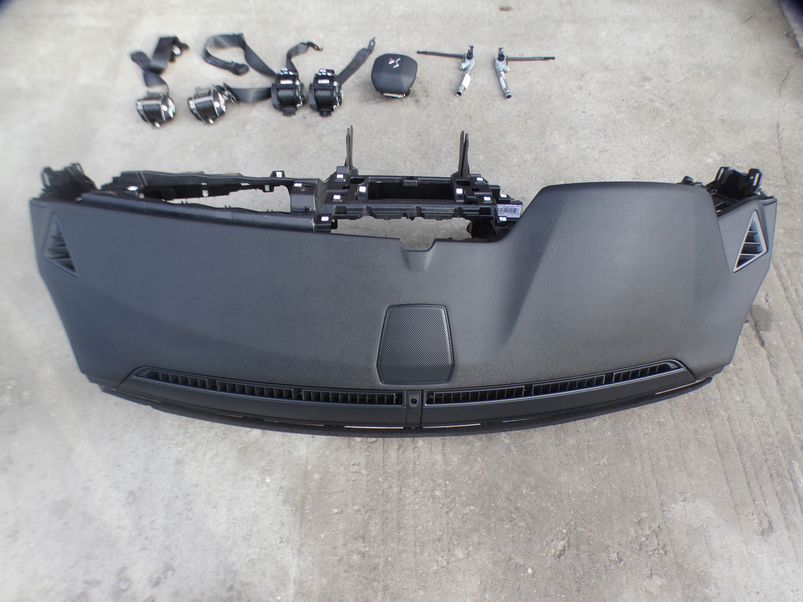 DS7 dashboard instrument panel console tension belts airbag original