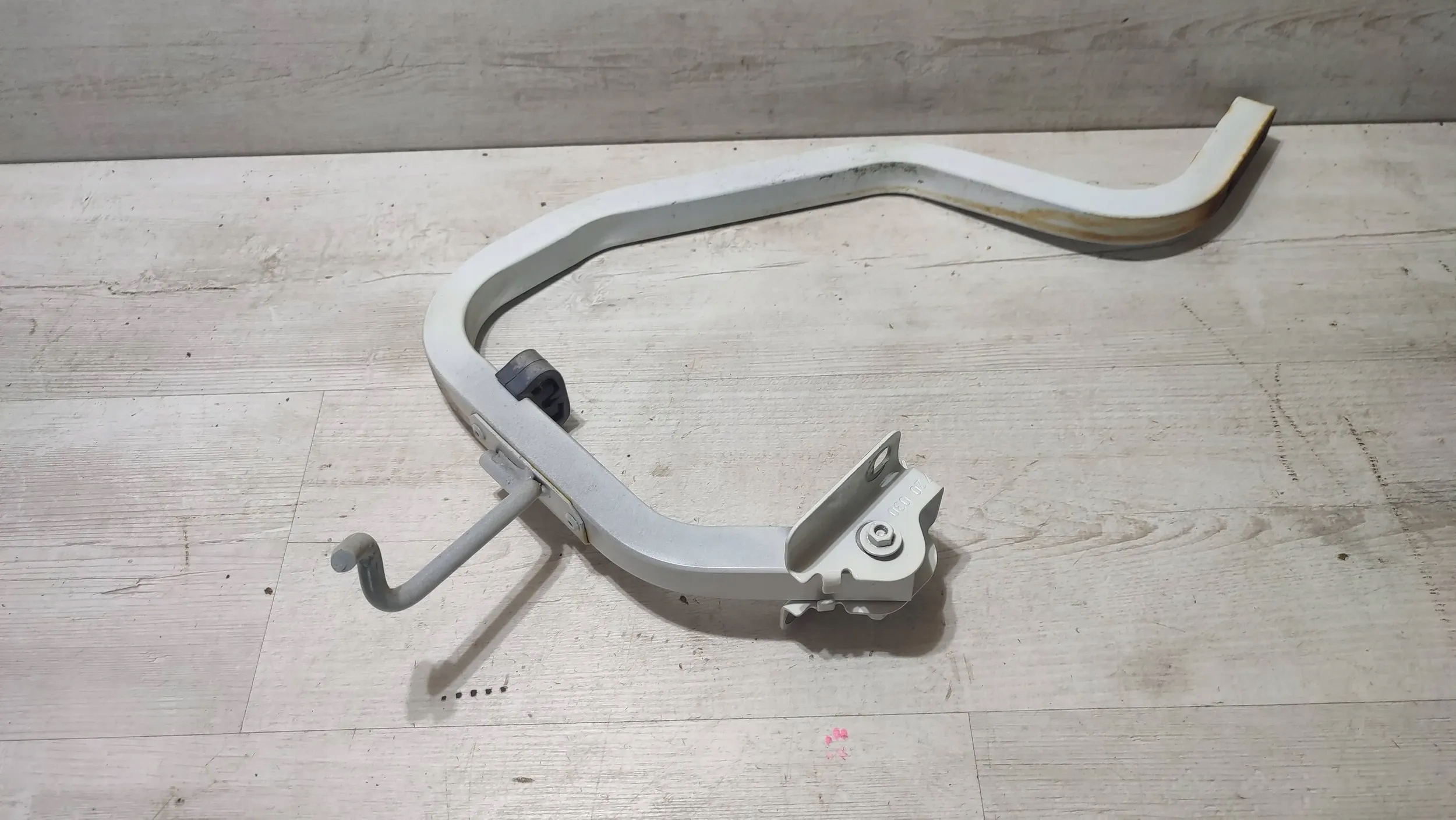 Dacia Logan II 2019r rear part side right hinge bonnet