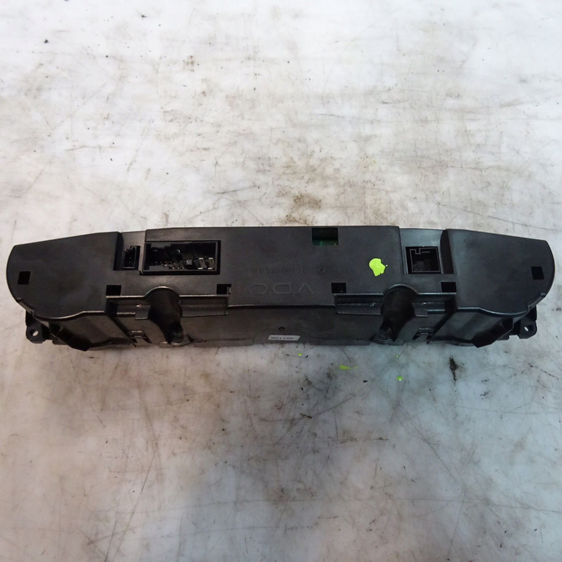 MERCEDES E W211 PANEL Bouches buses 2118300385
