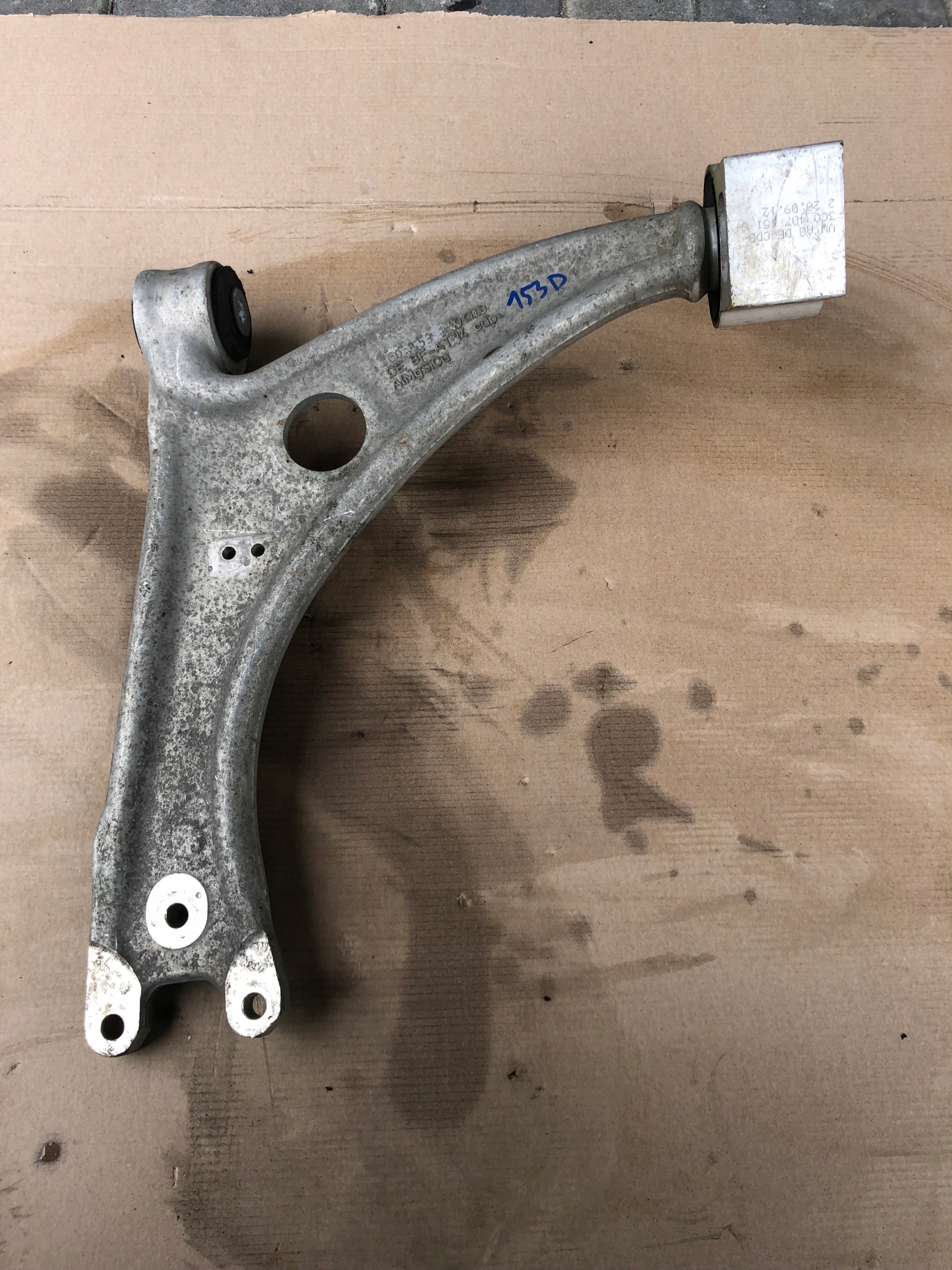 arm VW SKODA AUDI 3C0153D