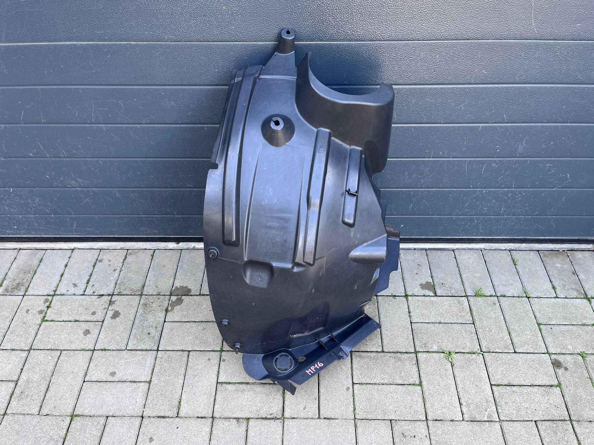 MERCEDES GLK X204/W204 mudguard front front right A2046908030