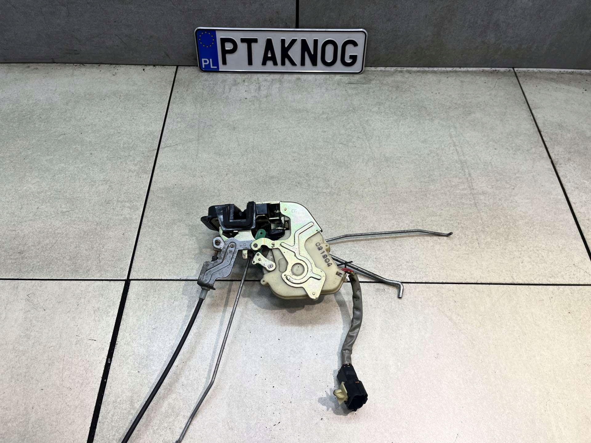 lock door right front 6 PIN KIA SORENTO and 2.5 CRDI