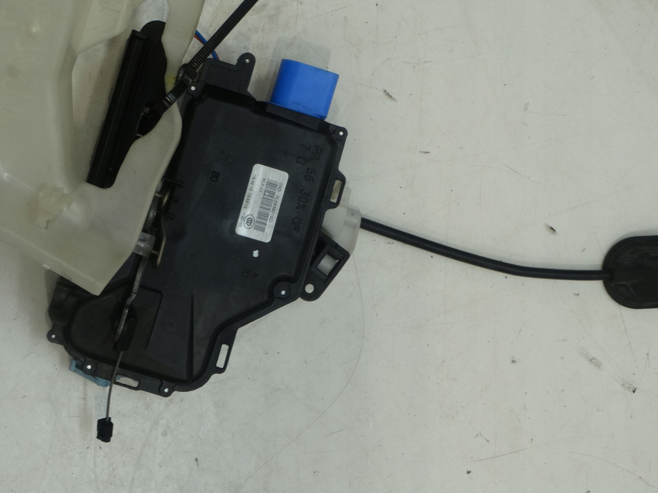 lock door left rear part VOLKSWAGEN GOLF VI plus 7L0839015D 7PIN