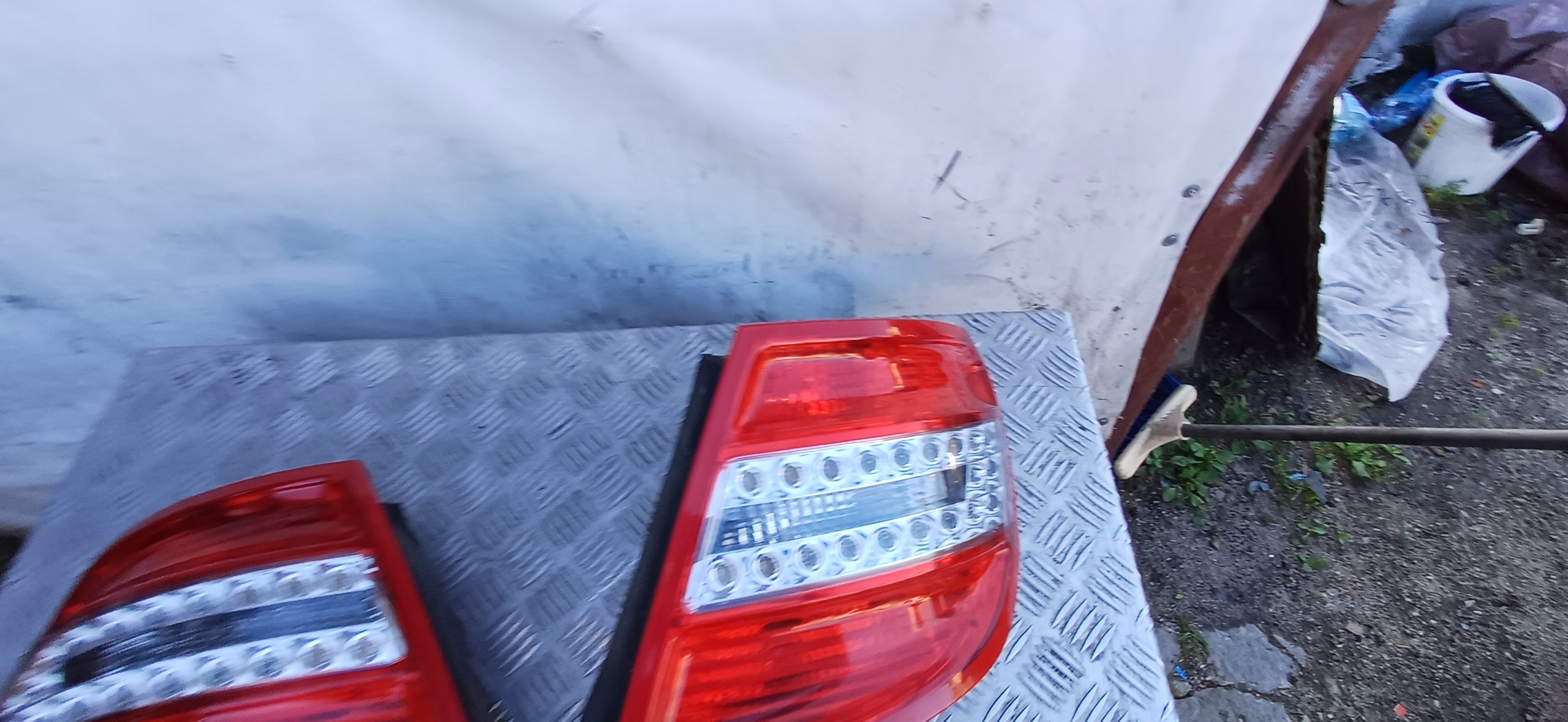 MERCEDES W204 Licht links heck oder rechts heck AVANTGARDE