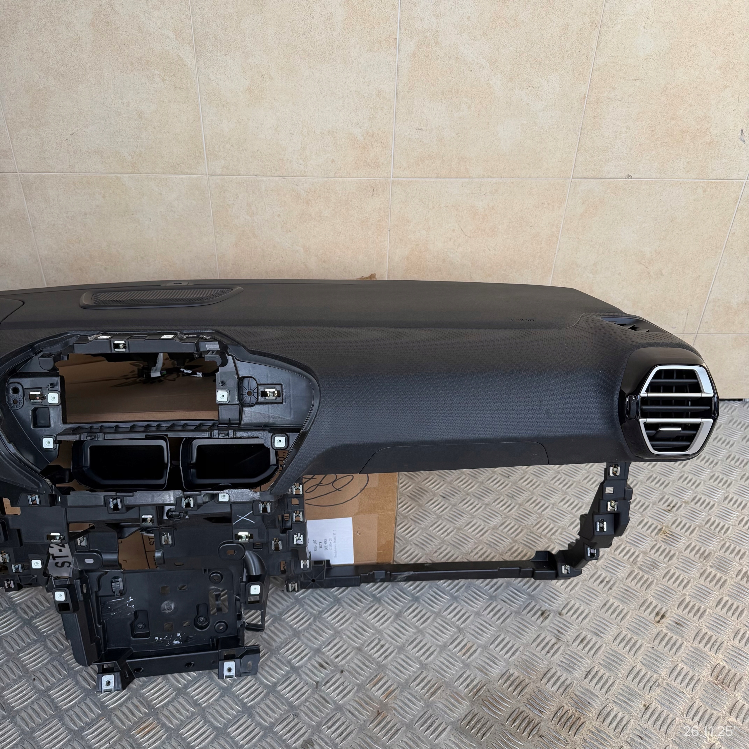dashboard complete airbag console tension belts cockpit CITROEN C4 X 2025 ROK