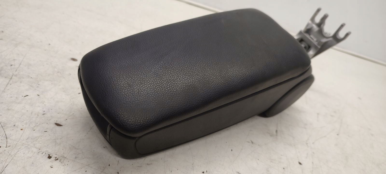 armrest Audi A4 B7 Cabrio 2,0 TDI