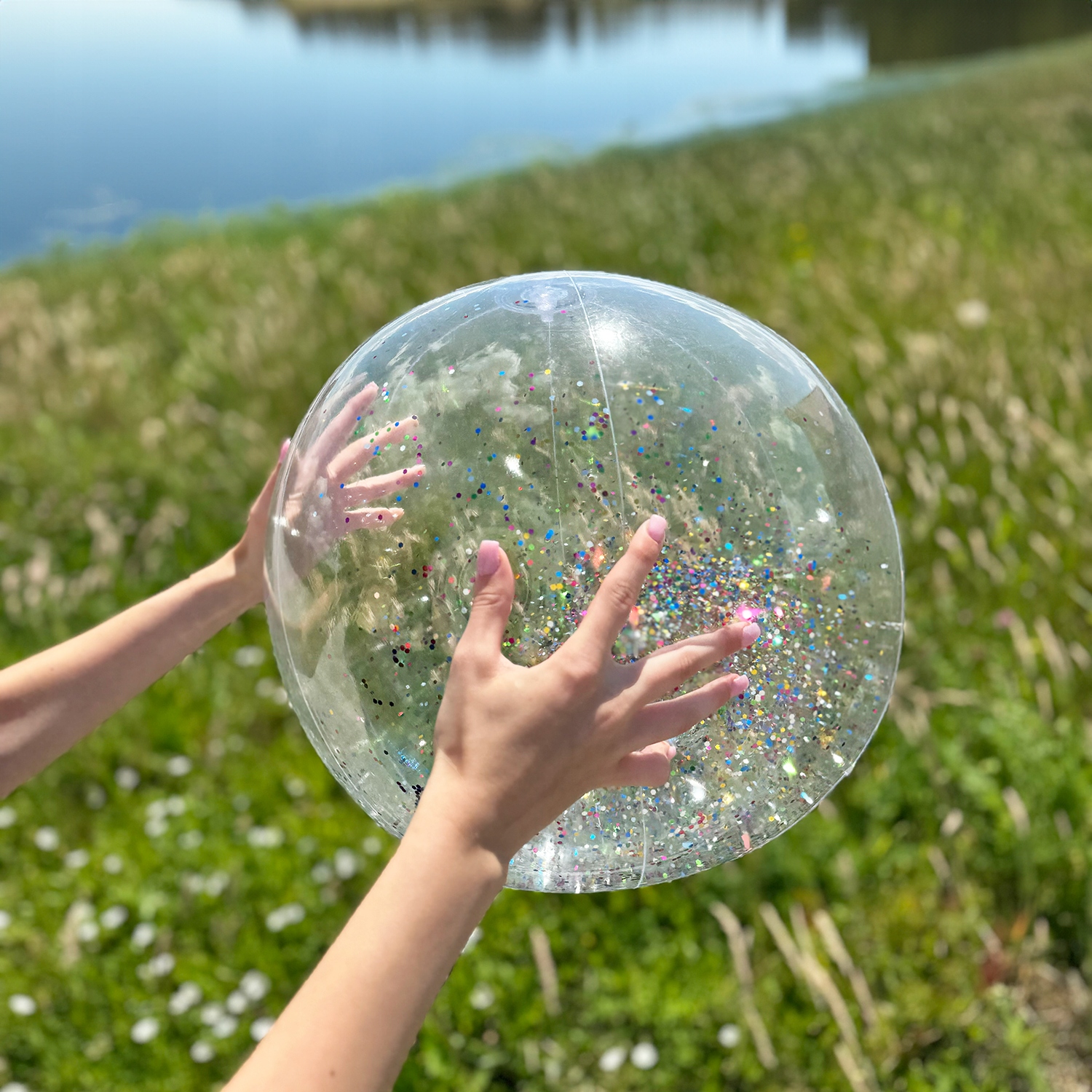 PIŁKA DMUCHANA PLAŻOWA DUŻA DO WODY DLA DZIECI RODZINNA Z CEKINAMI 60CM Kod producenta PPL02 PIŁKA PLAŻOWA CEKINOWA 60CM MULTIKOLOR