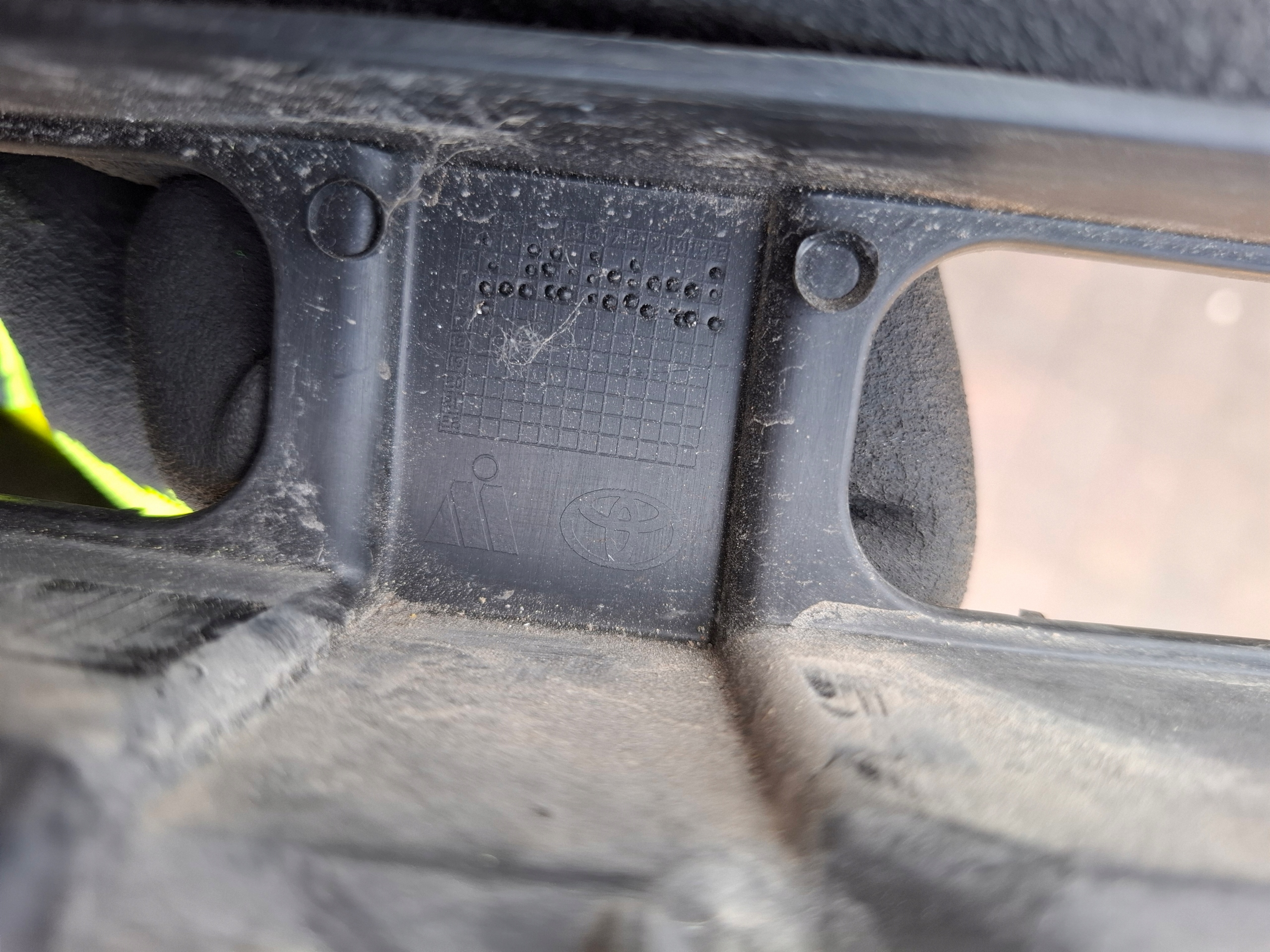 light running daytime DRL left TOYOTA AYGO II 16r