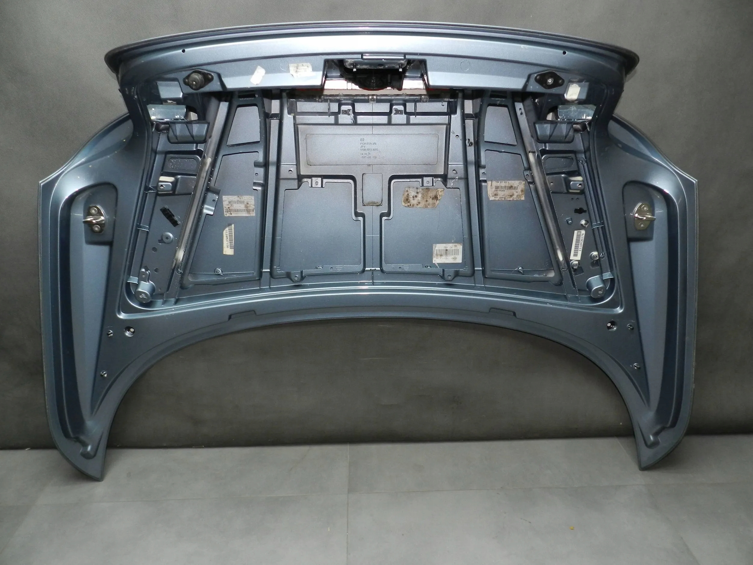Volkswagen Eos 2012 boot door rear