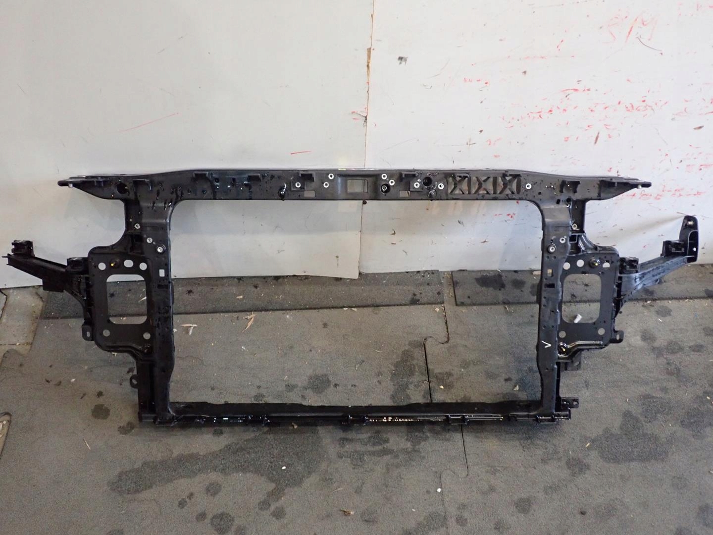 support panel for radiators HYUNDAI I30 III 17- 64101-G4000
