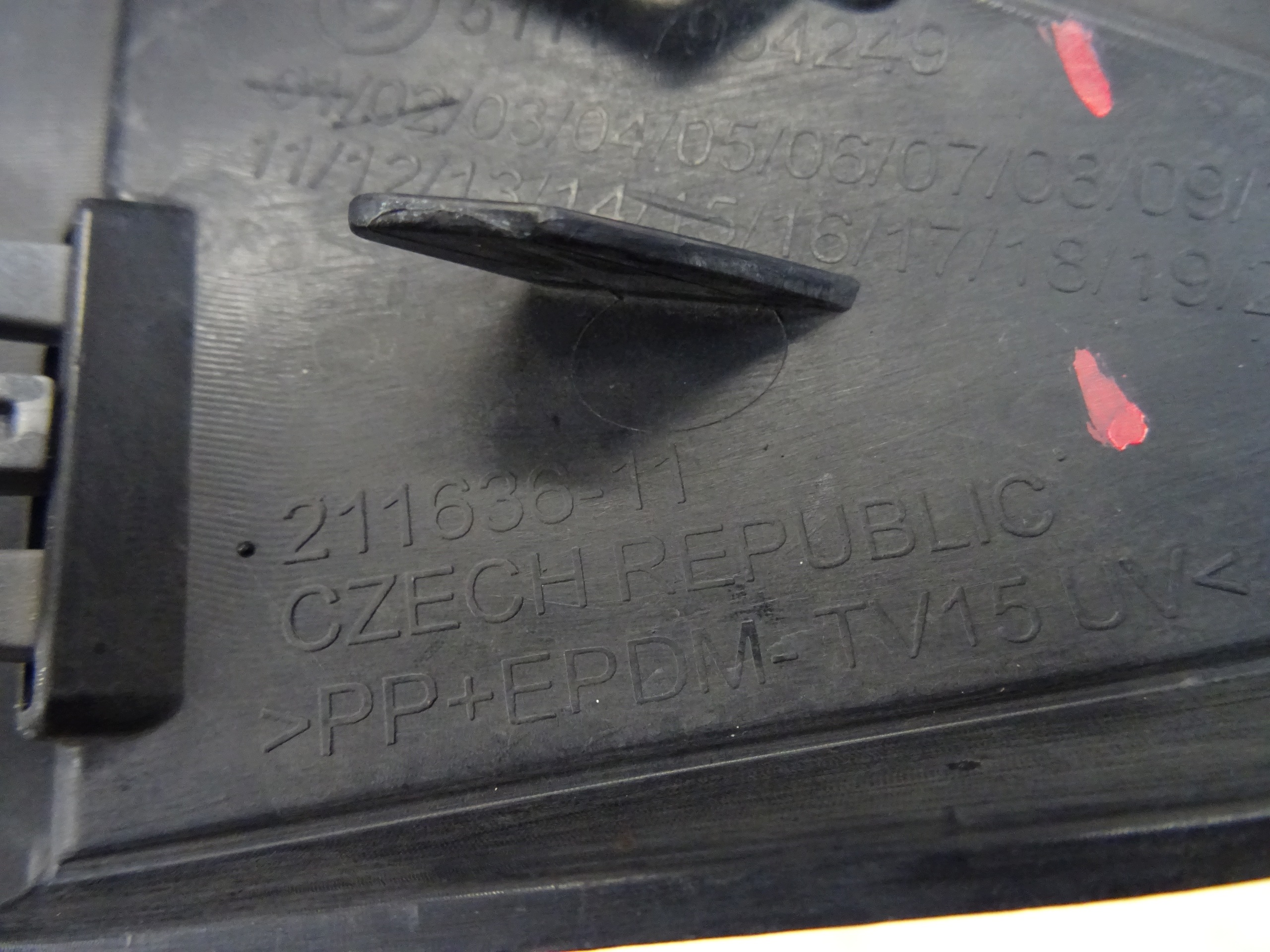 grid of a bumper front front left BMW X1 F48 51117954249