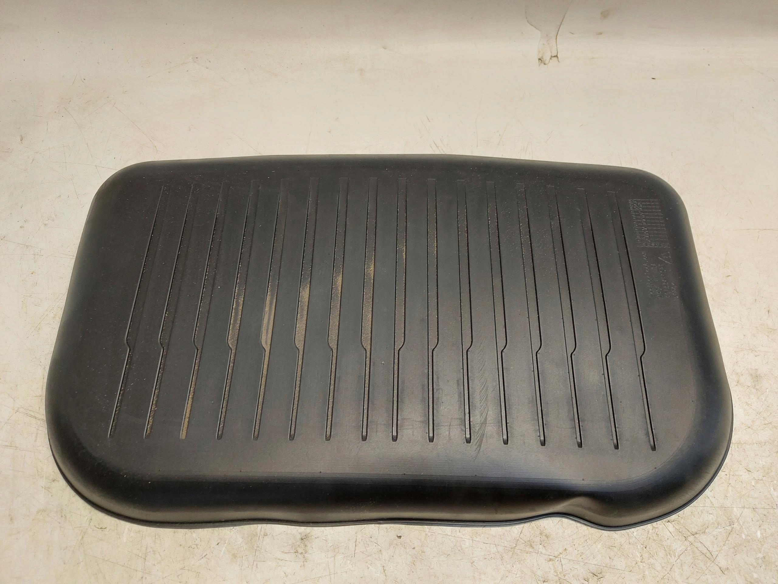 TESLA MODEL Y 2022r KOBERCE WNEKI