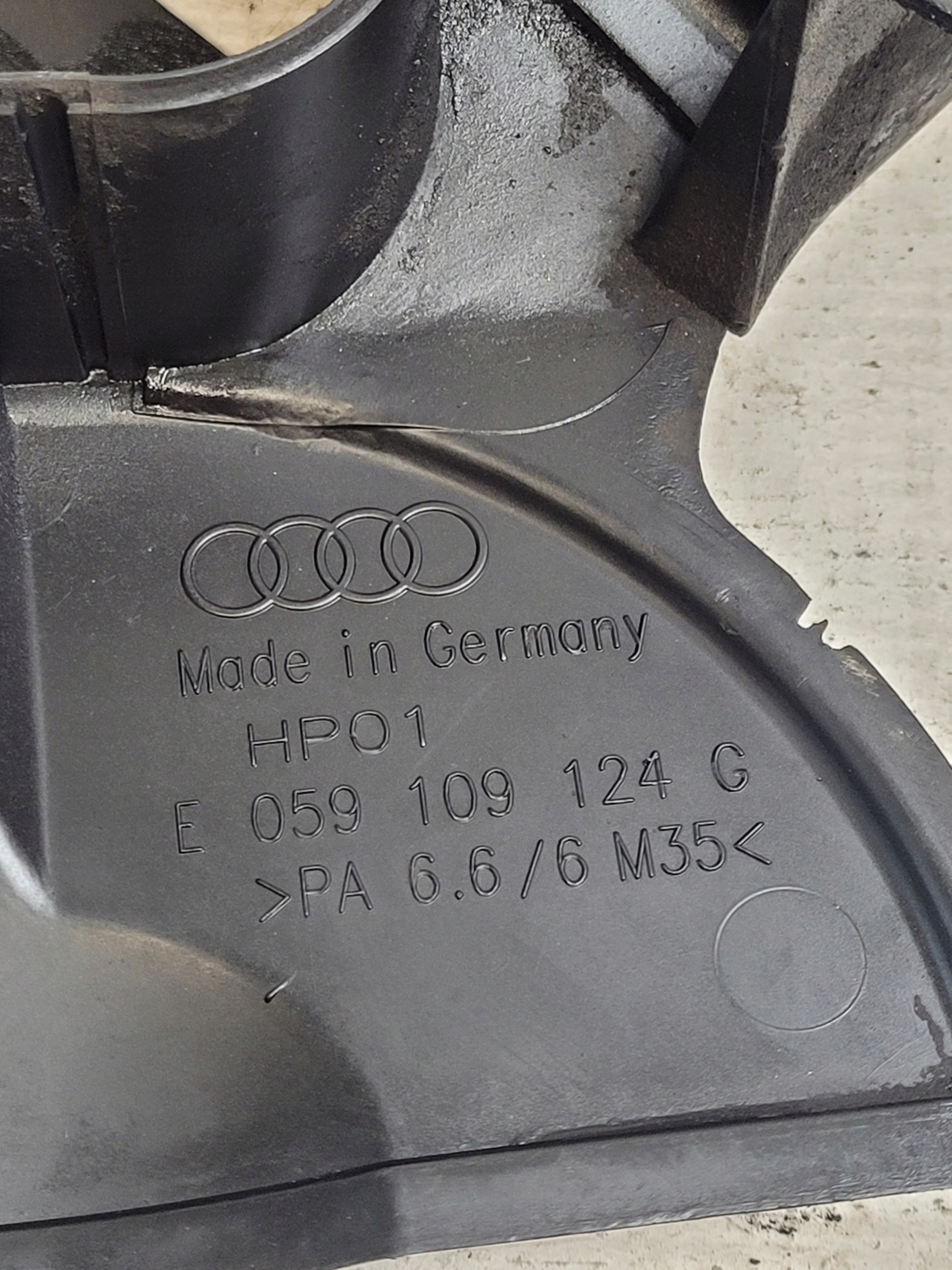 obal kryt rozvodu OE 059109124G AUDI A6 C5 2.5 TDI 00r.