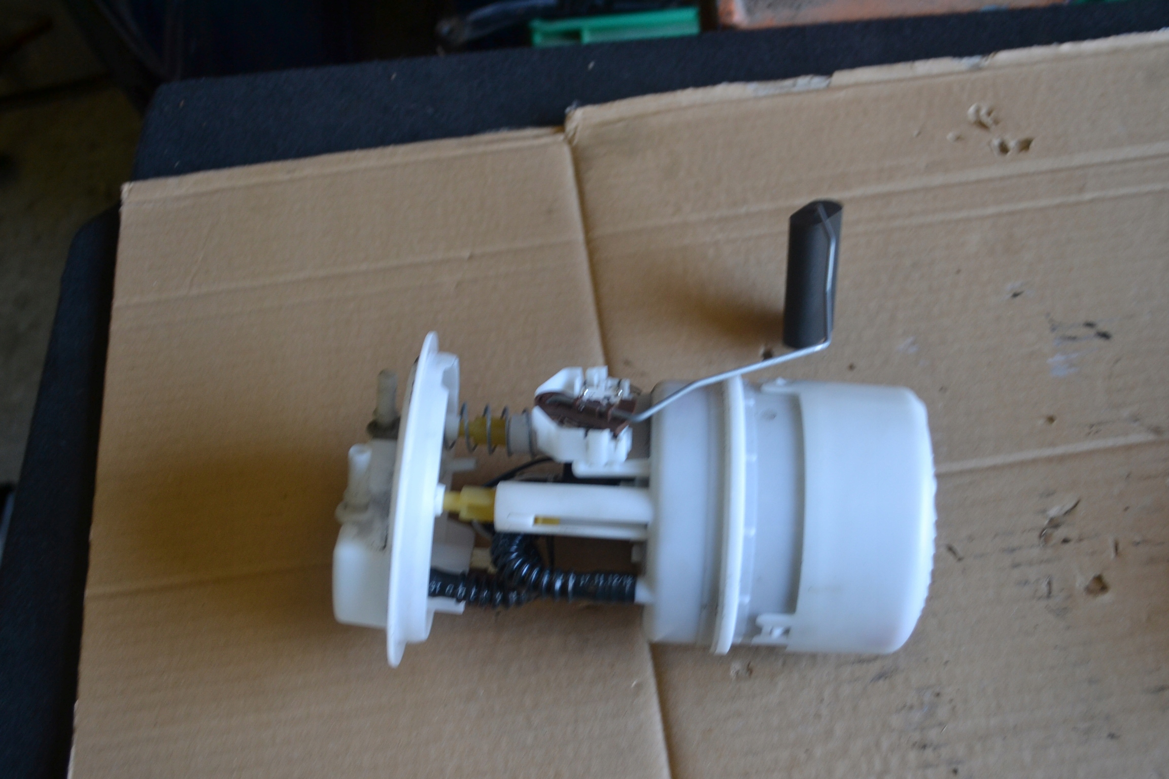 Renault Captur OE 172027859r feed pump