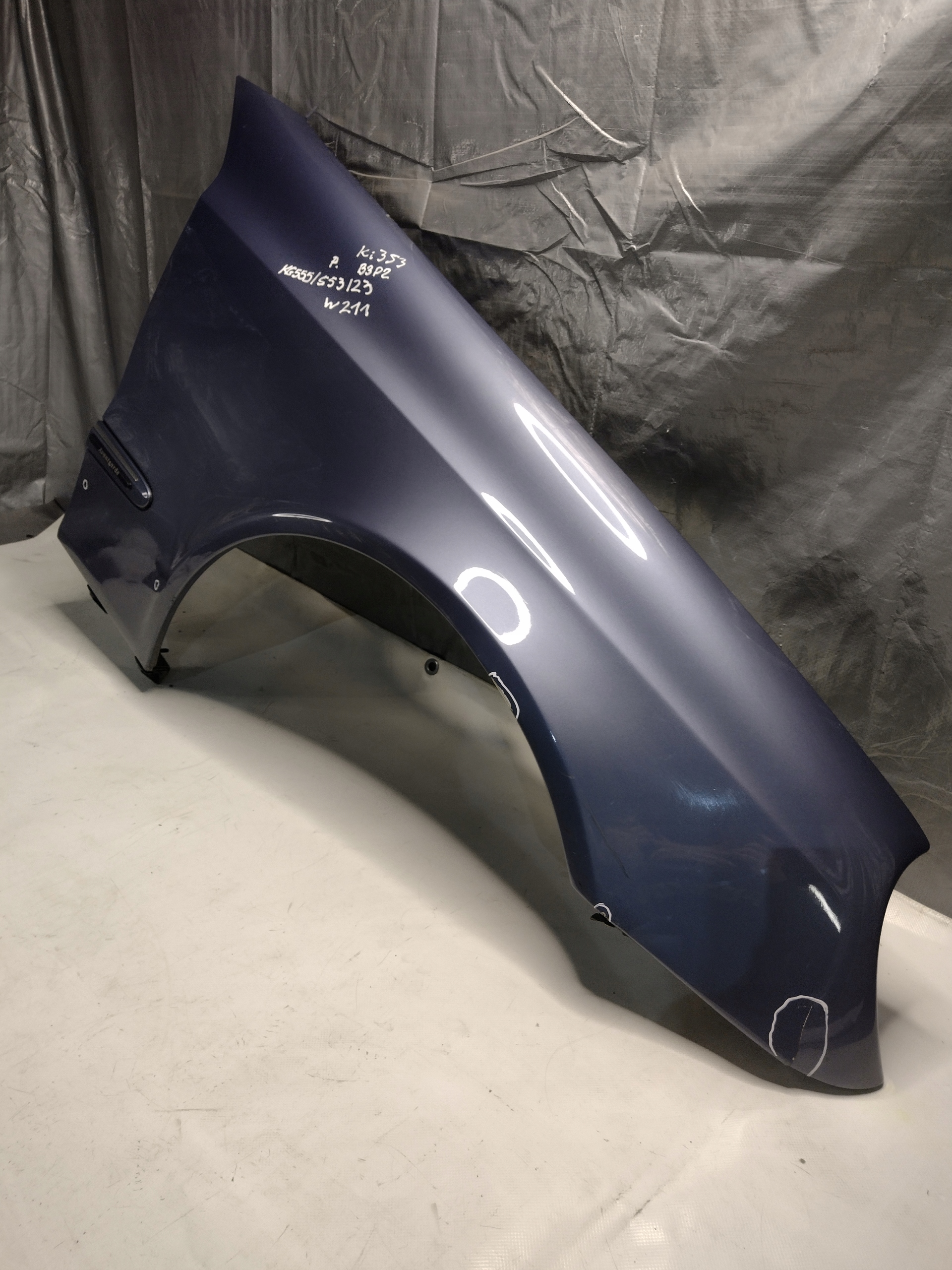 fender right front Mercedes W211 k: 353