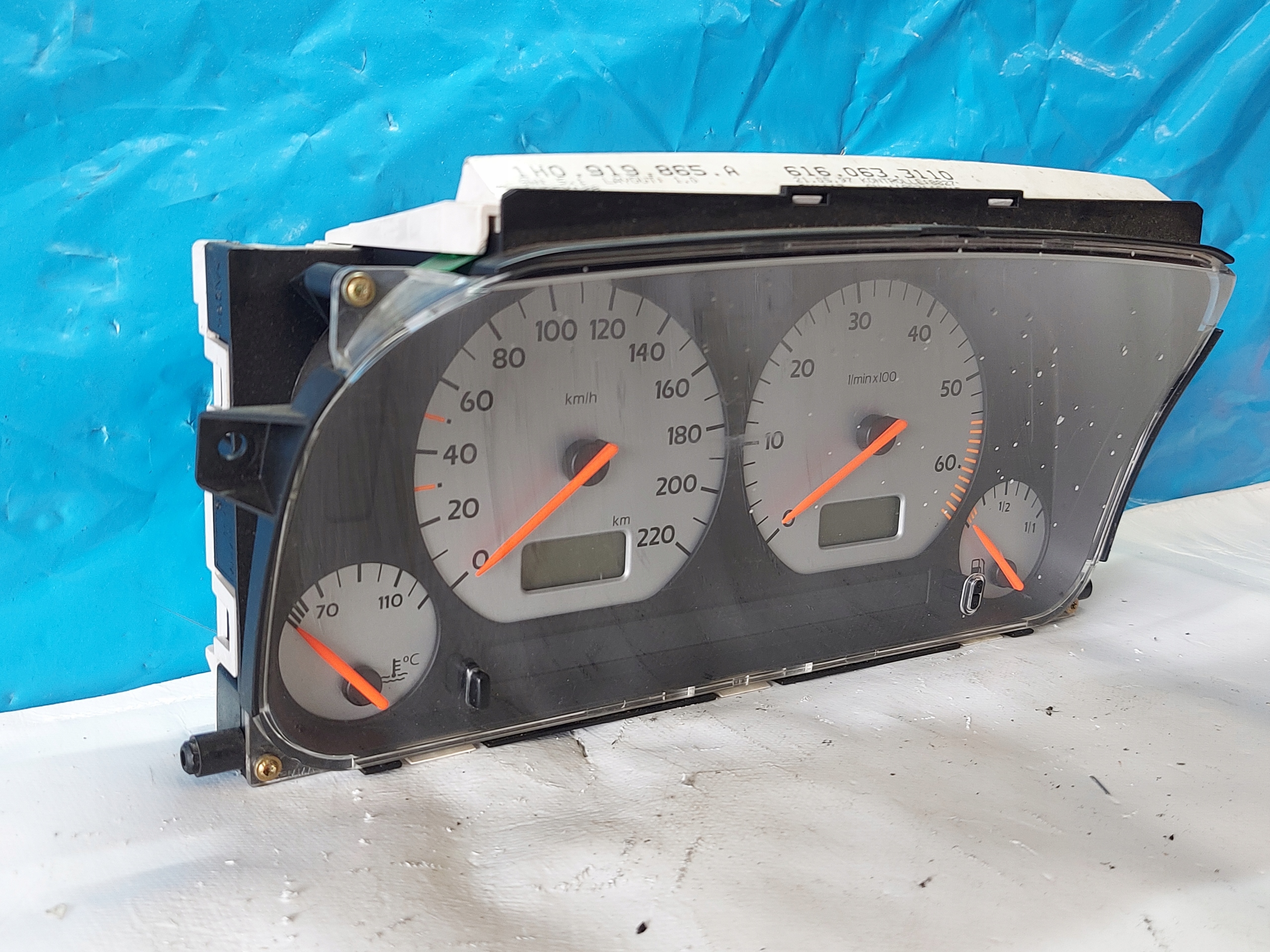 dials clock GOLF III 1.4 B 1H0919865A