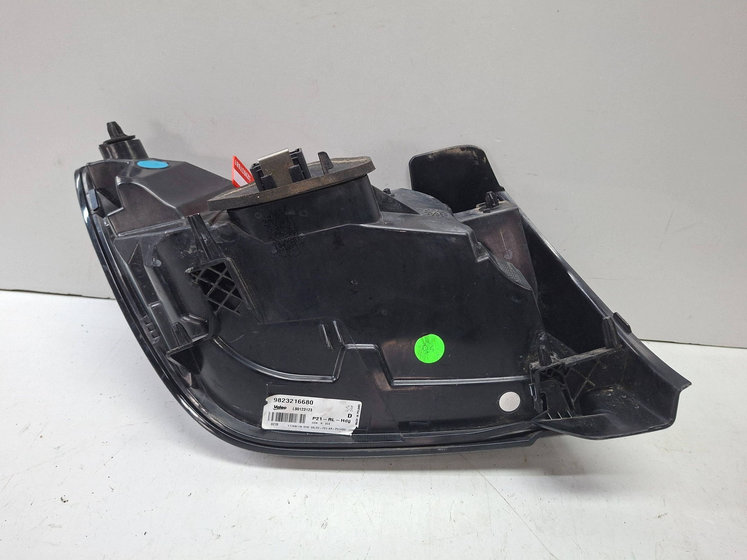 light rear right 9823216680 PEUGEOT 208 II 2019